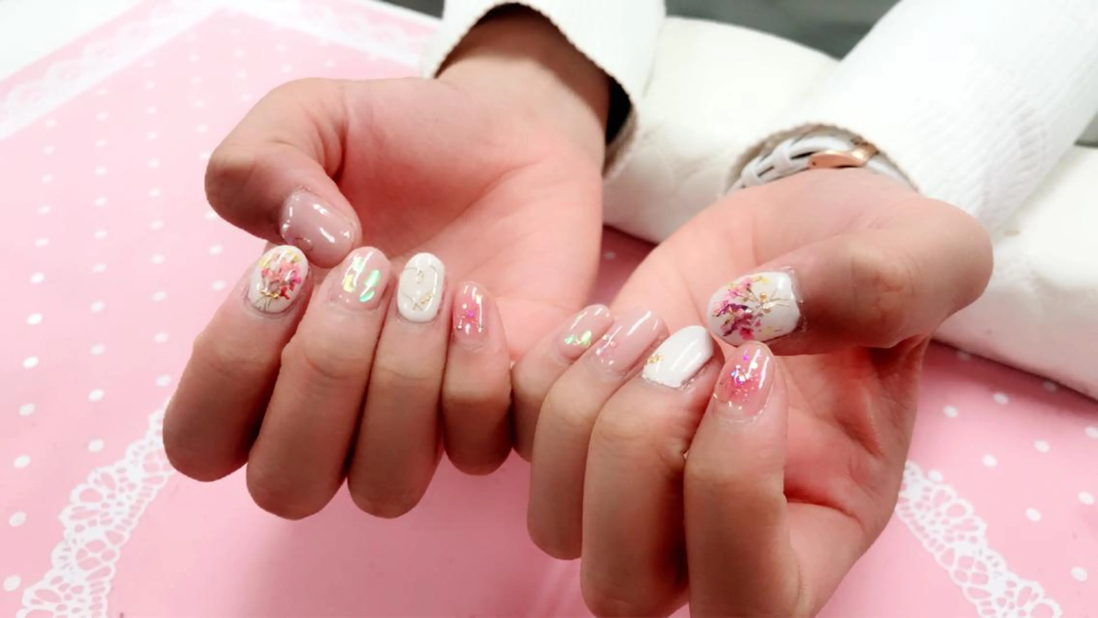 カラー ネイル 指名支持率NO.1 スタイリストのヘアスタイル