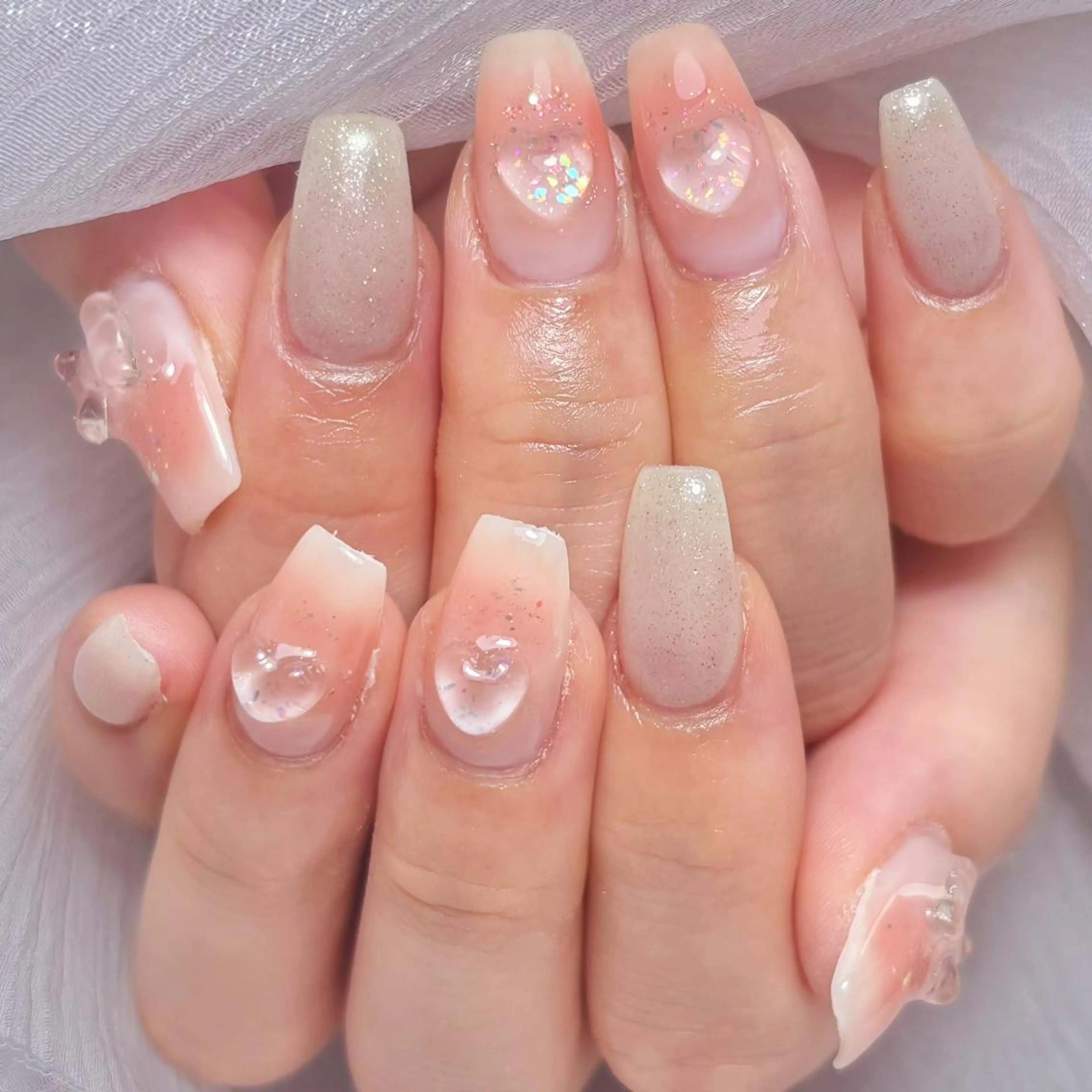 ネイル アートネイル オーロラネイル フラッシュネイル ガーリー キラキラネイル ハンドネイル DIAMOND NailStudioのネイルデザイン