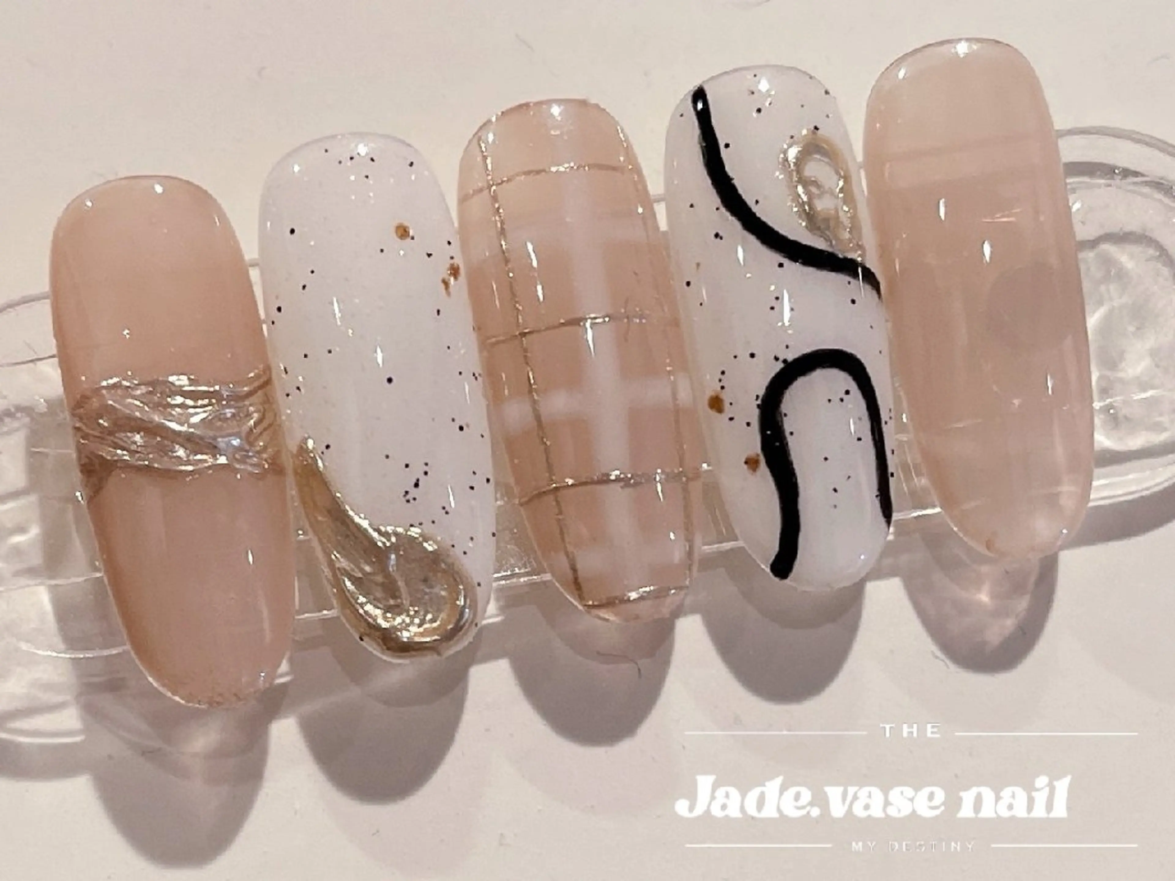 ネイル も りのネイルデザイン