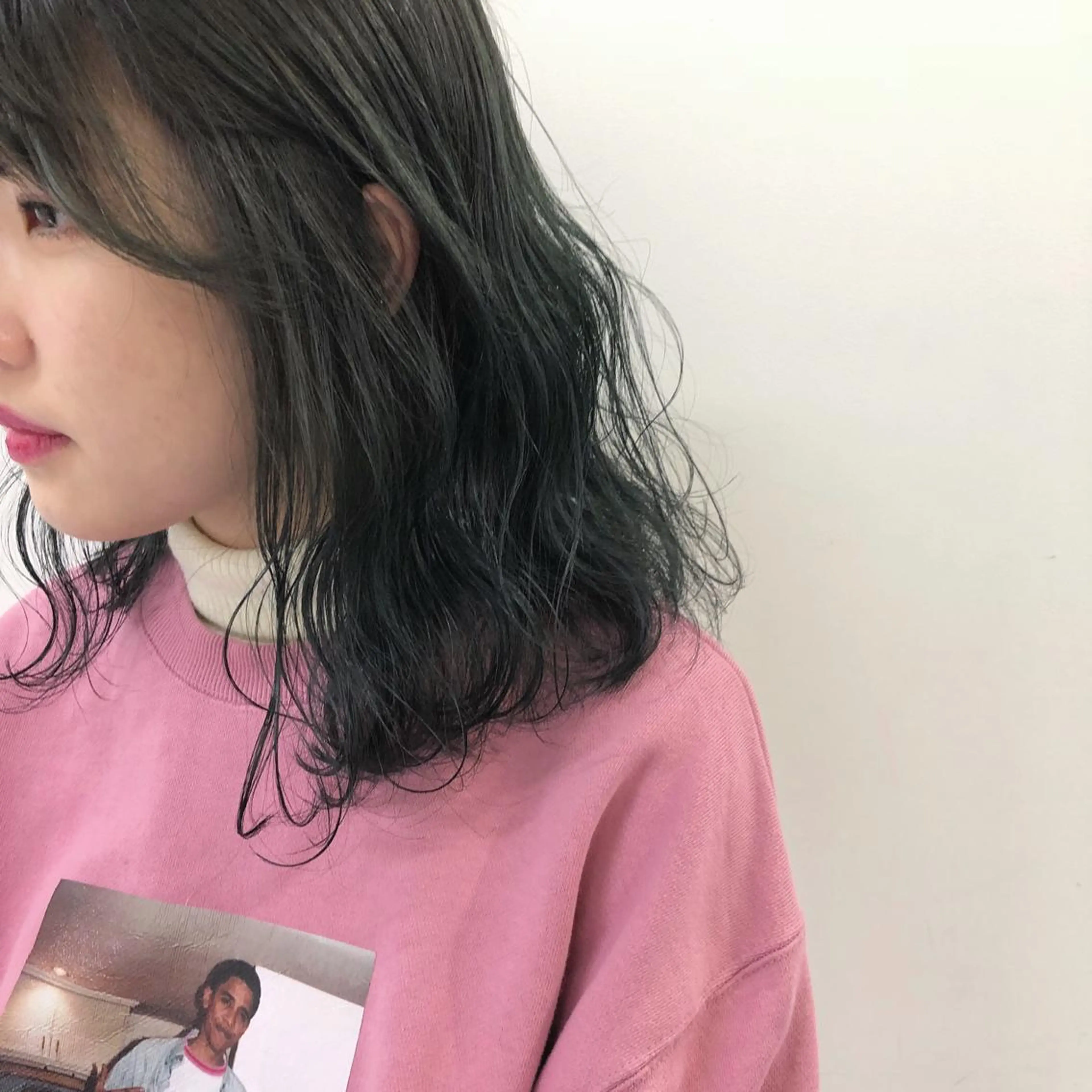 ミディアム カラー ニシオカ タクヤのヘアスタイル