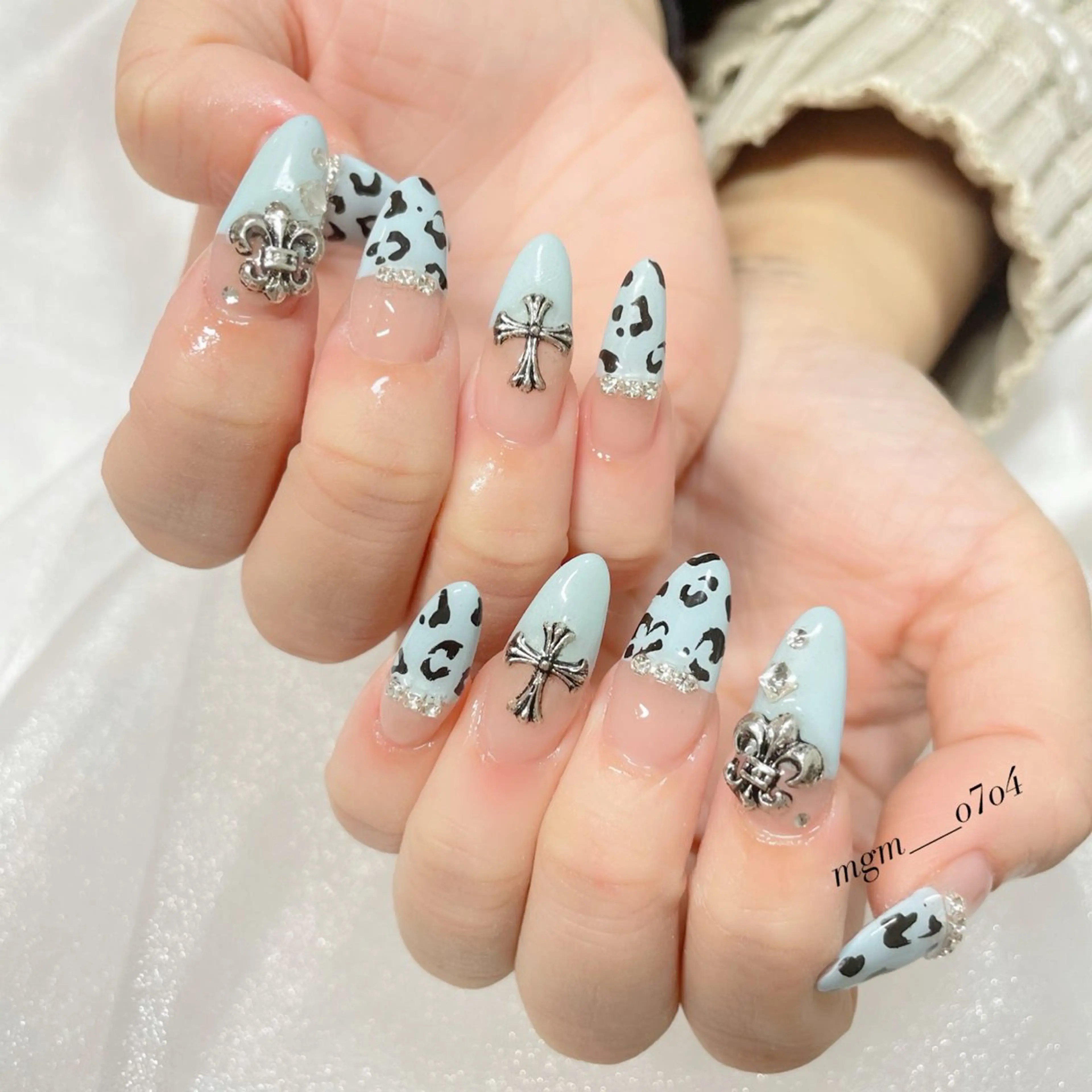 ネイル ジェルネイル スカルプネイル MoON...❤︎ MeGuのネイルデザイン