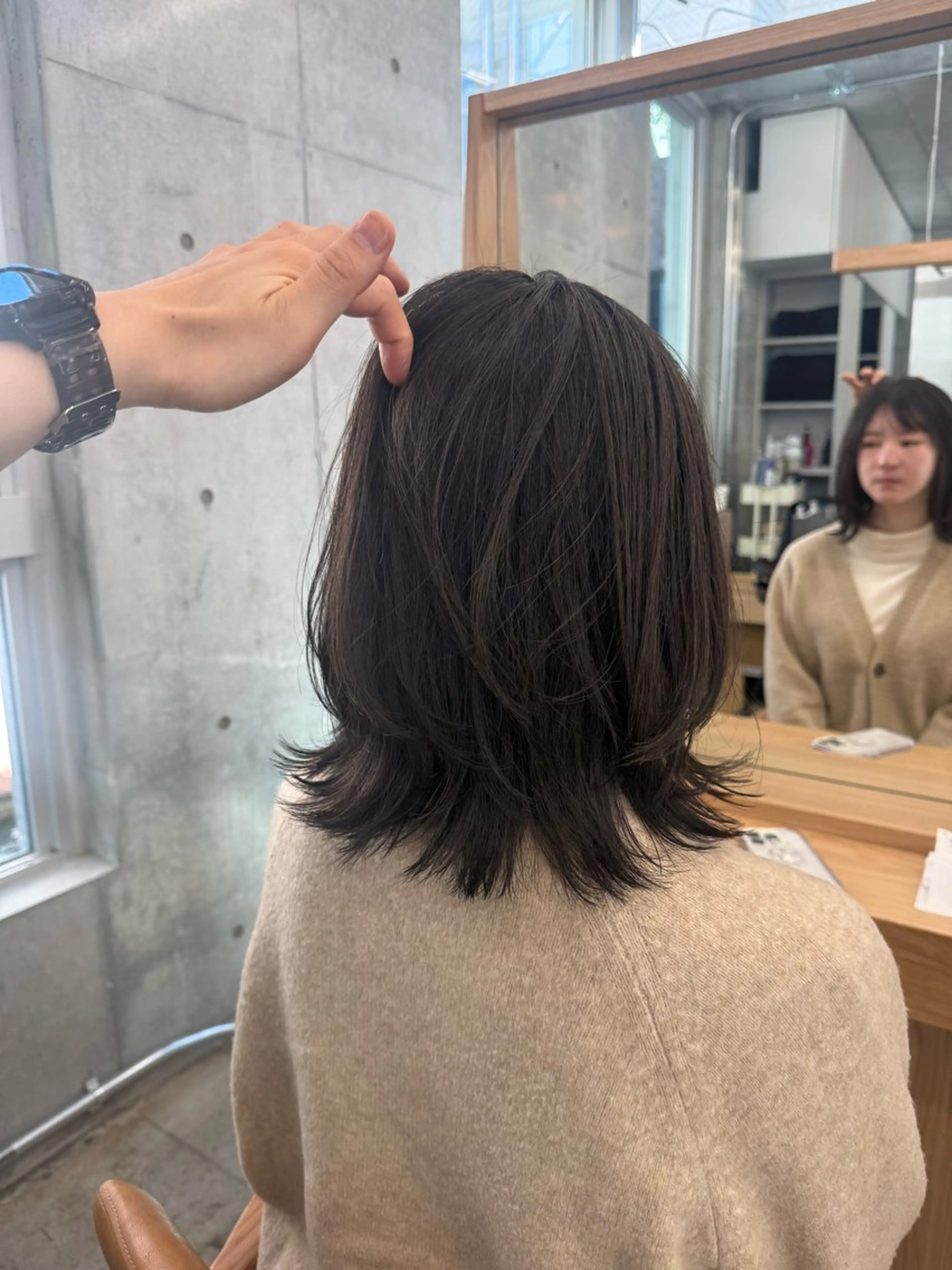 ミディアム カラー ミディアムレイヤー アッシュ ベージュカラー ブリーチ 透明感カラー カット ヘアカラー トリートメント 誰よりも丁寧なカット 🍀小林輝のヘアスタイル