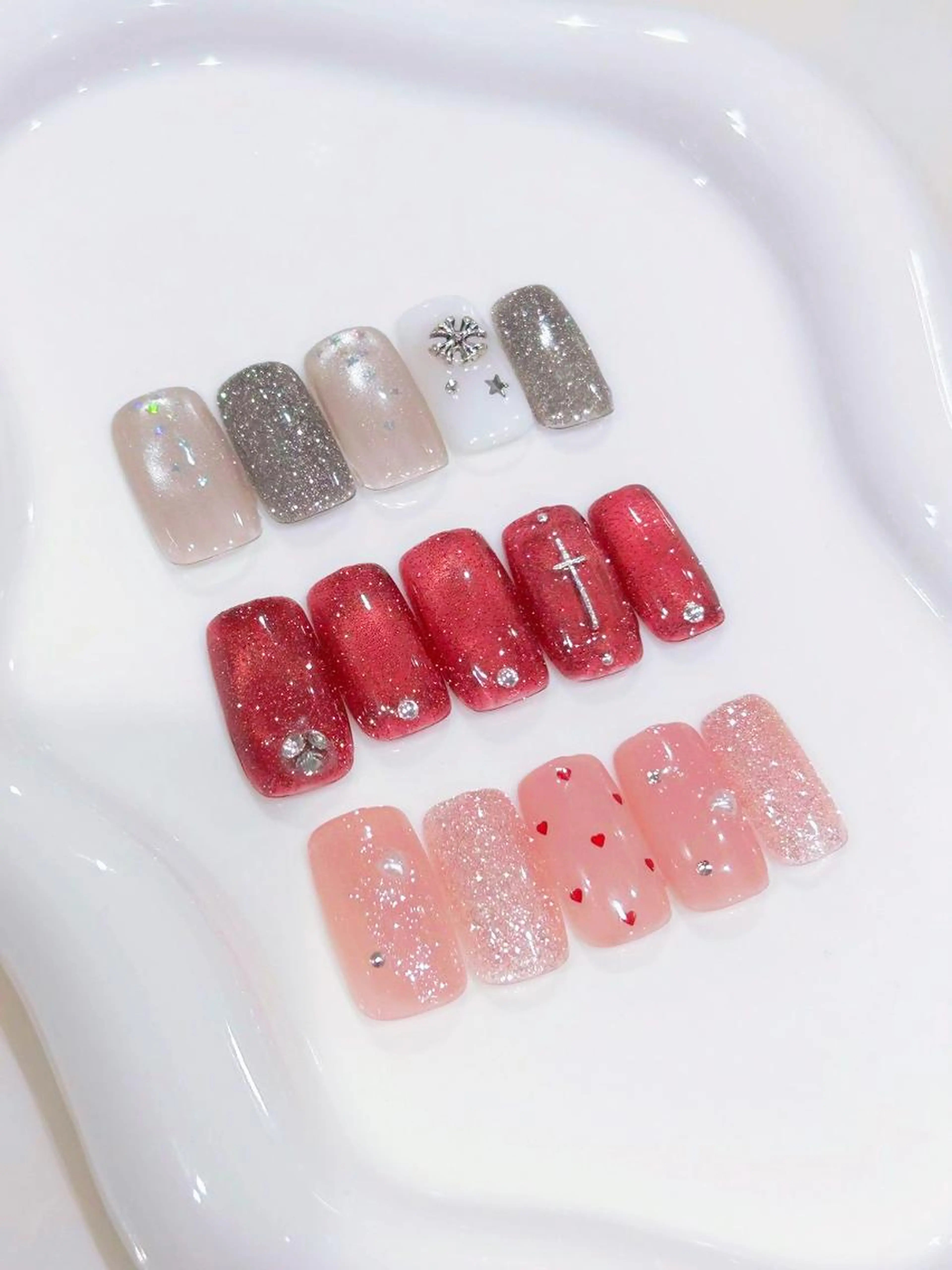 ミニモ２月限定デザイン🎀【オフ込】ジェルネイル定額￥５５００(カラー変更OK）の写真