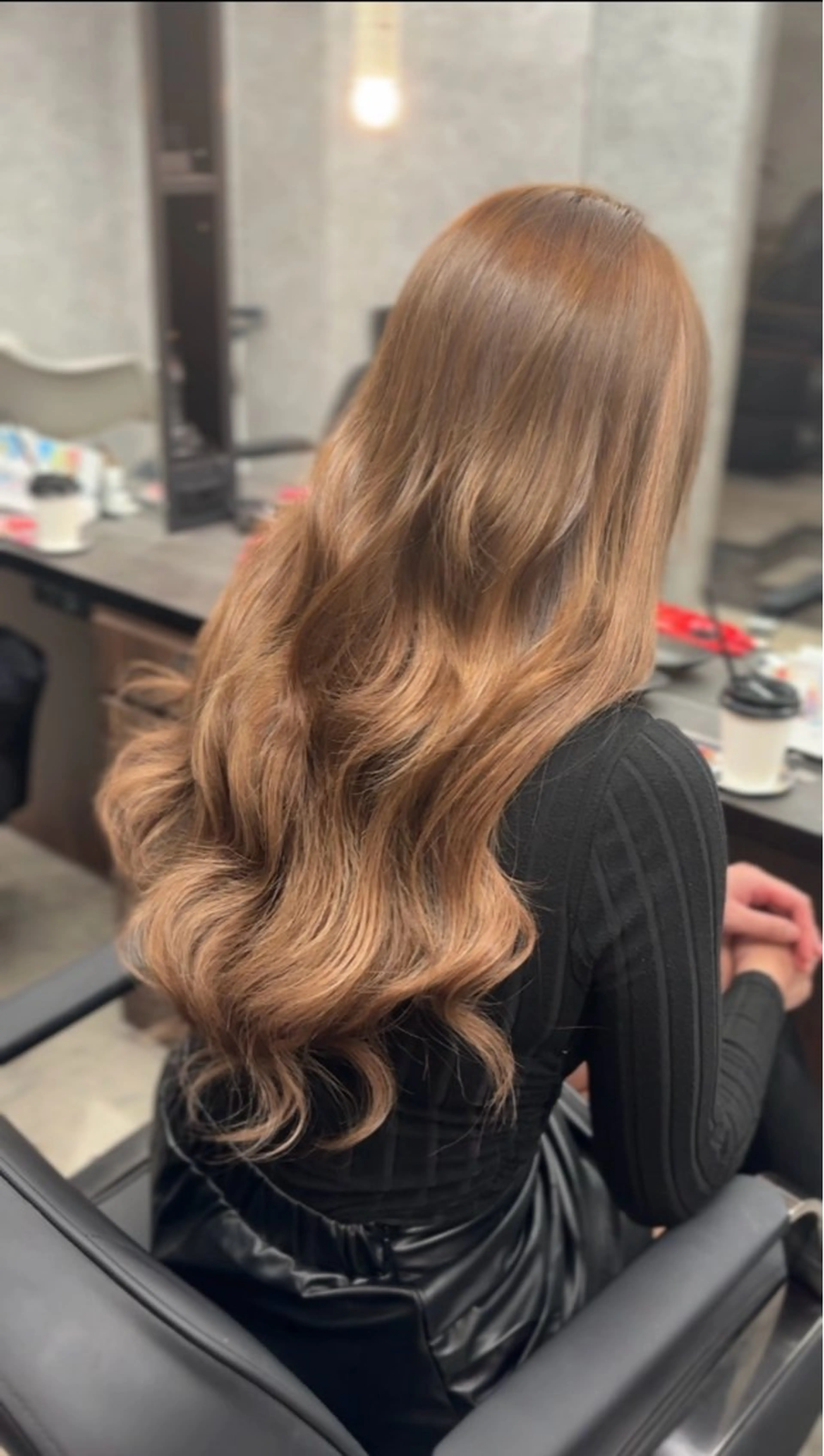 ロング エクステ 最高級人毛 100%エクステ茉央のヘアスタイル