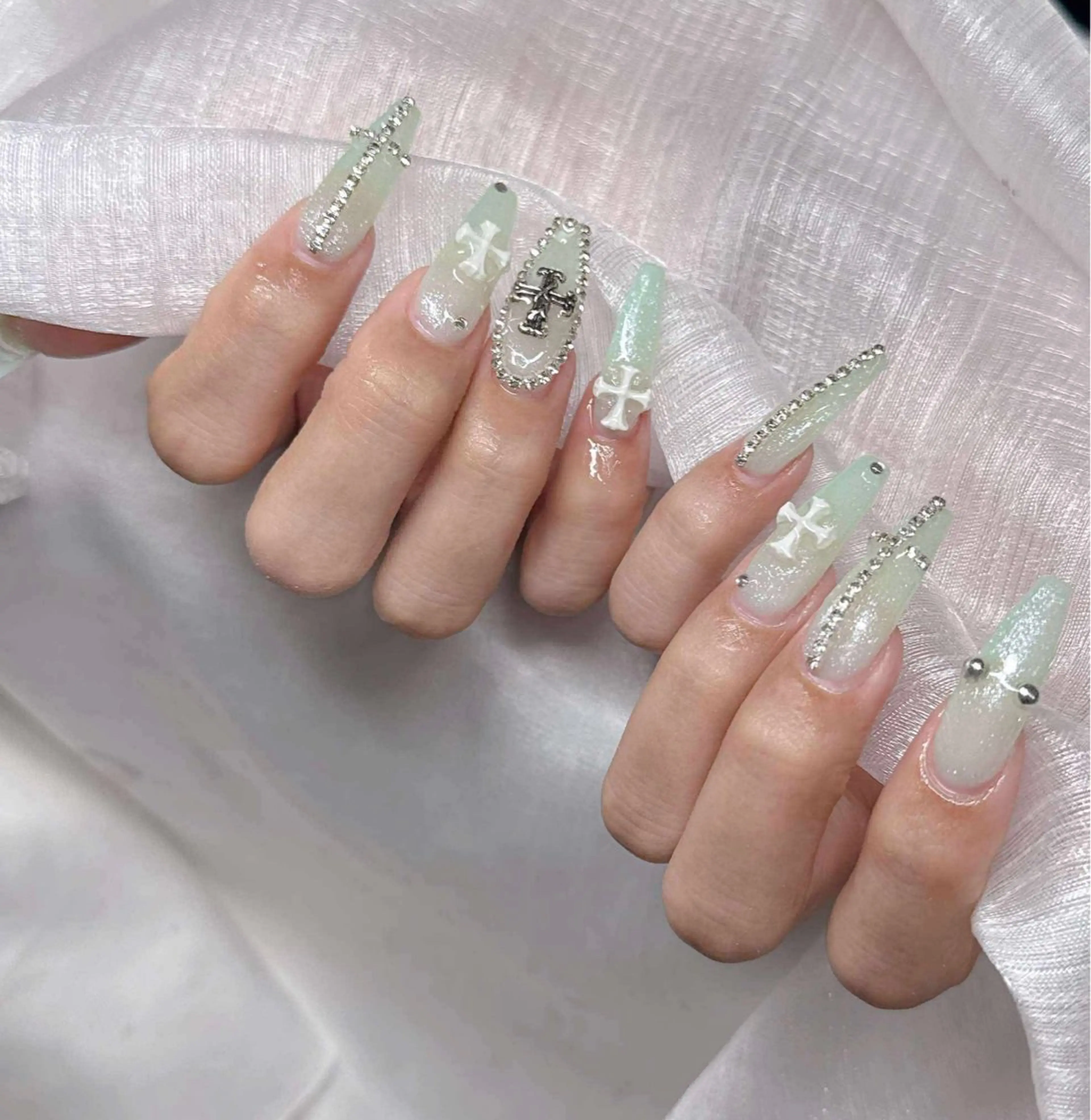 ネイル ハンドネイル Lee Nailsのネイルデザイン