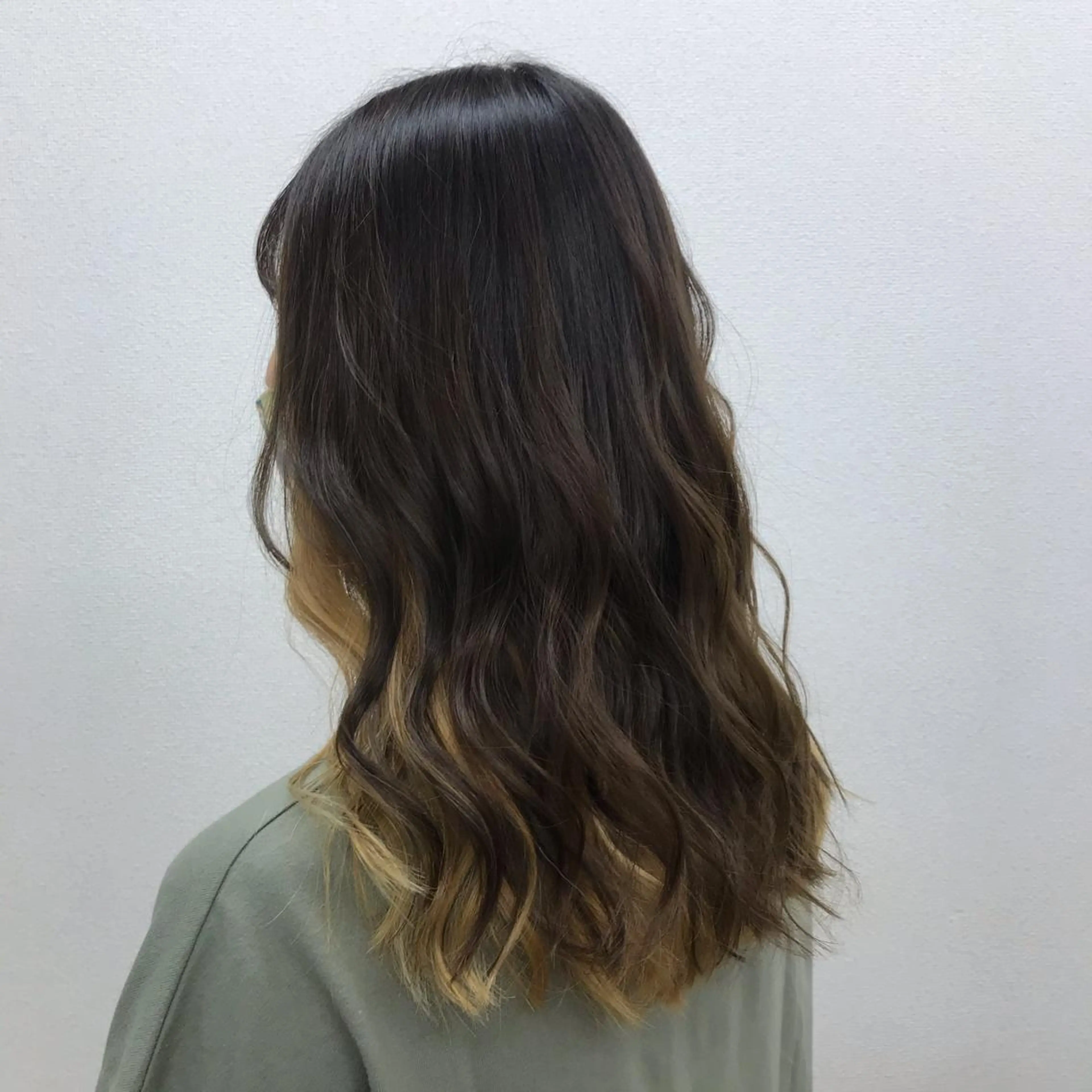 ミディアム 松本平太郎美容室大宮店所属・もりたみかこ 美容師お休み中のヘアスタイル