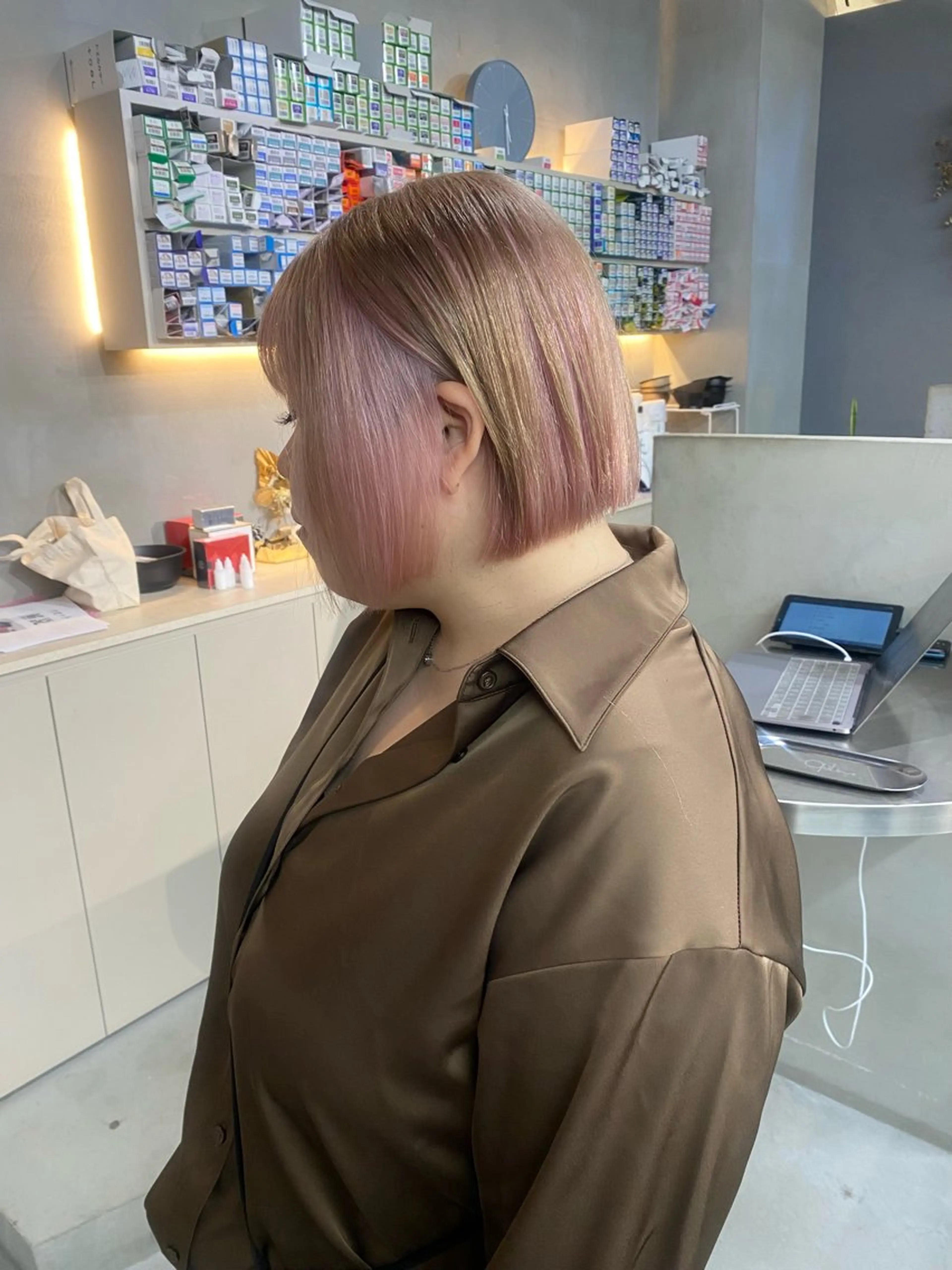 ショート カラー ヘアカラー qulim所属・前橋 姫奈のヘアスタイル