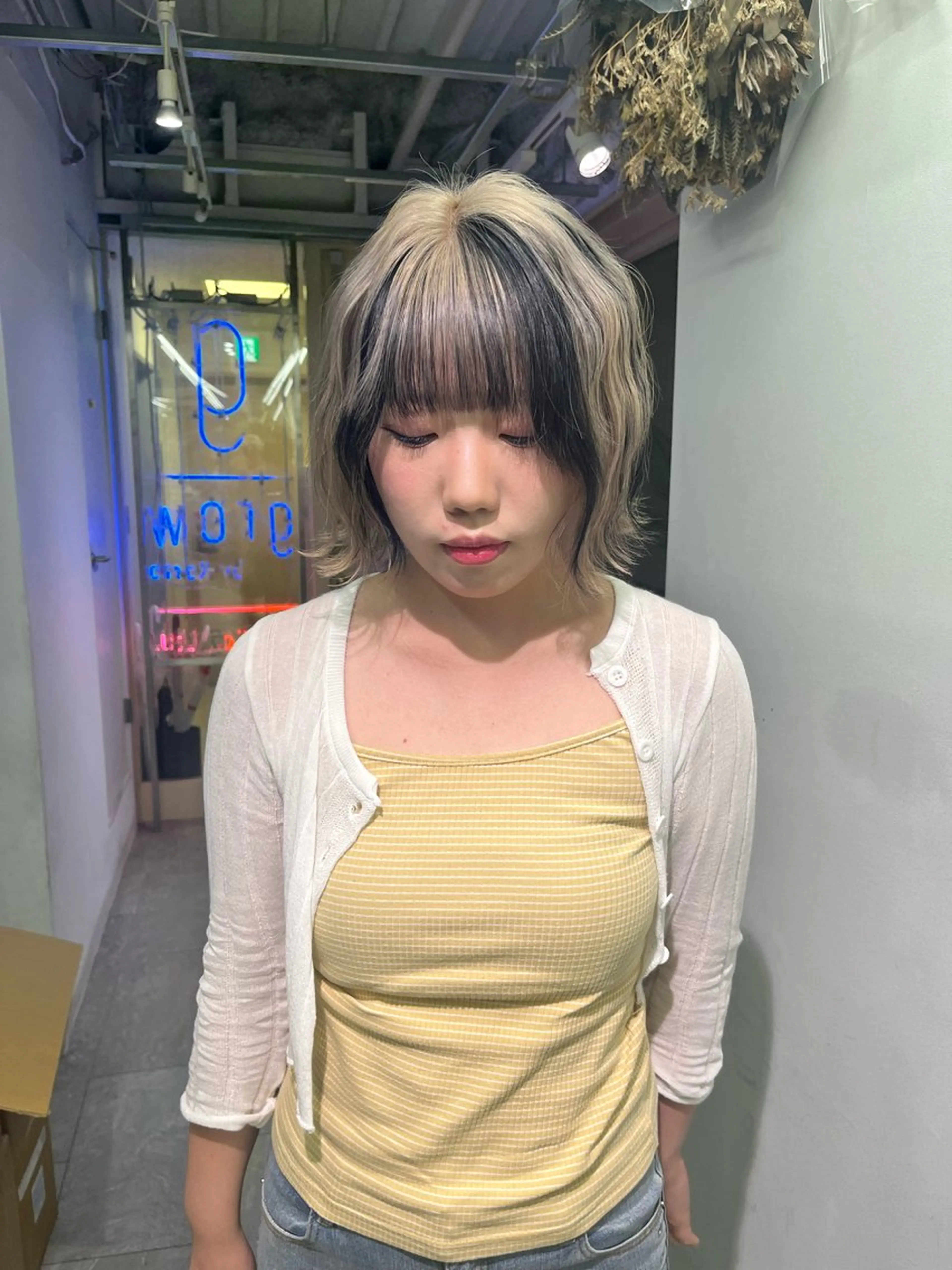 ミディアム 🌈ハイトーン/ ワタル🌈のヘアスタイル