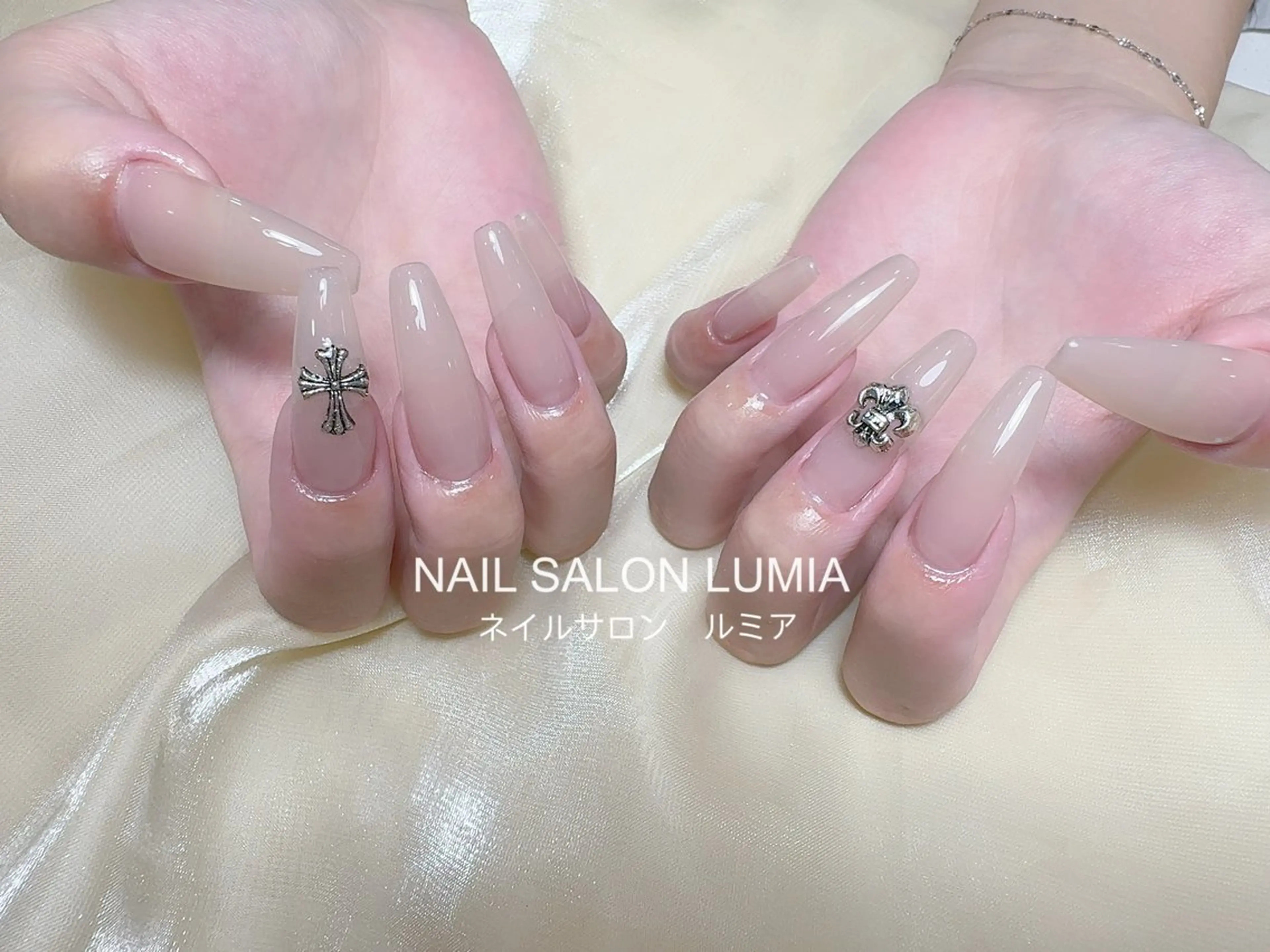 ネイル ハンドネイル ネイルサロン ルミア Lumia 店長のネイルデザイン