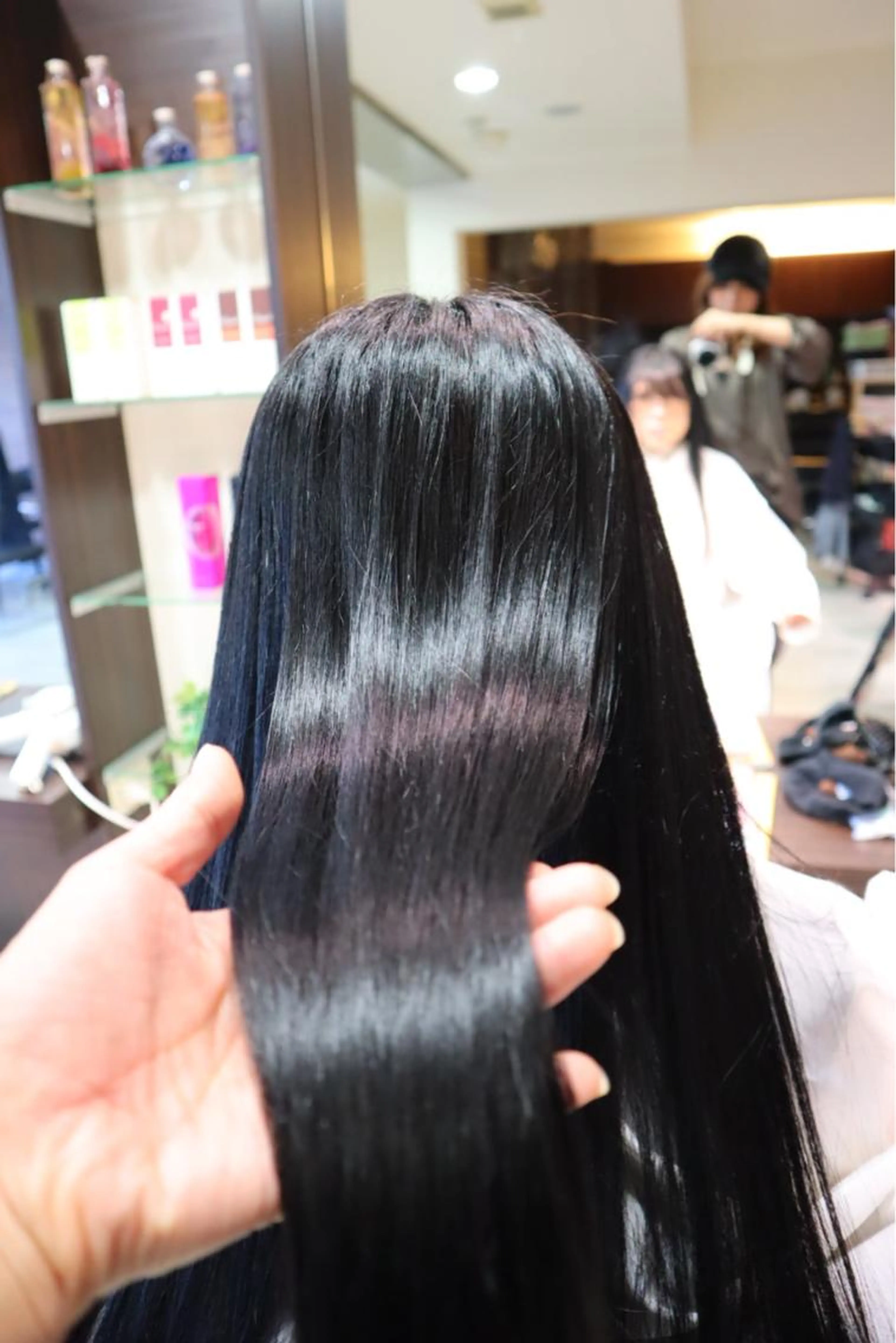 🌸お得🌸ダメージ修復と艶感向上に優れた韓国でも人気な高級トリートメントで仕上げる縮毛矯正。内部修復処理剤つきの写真