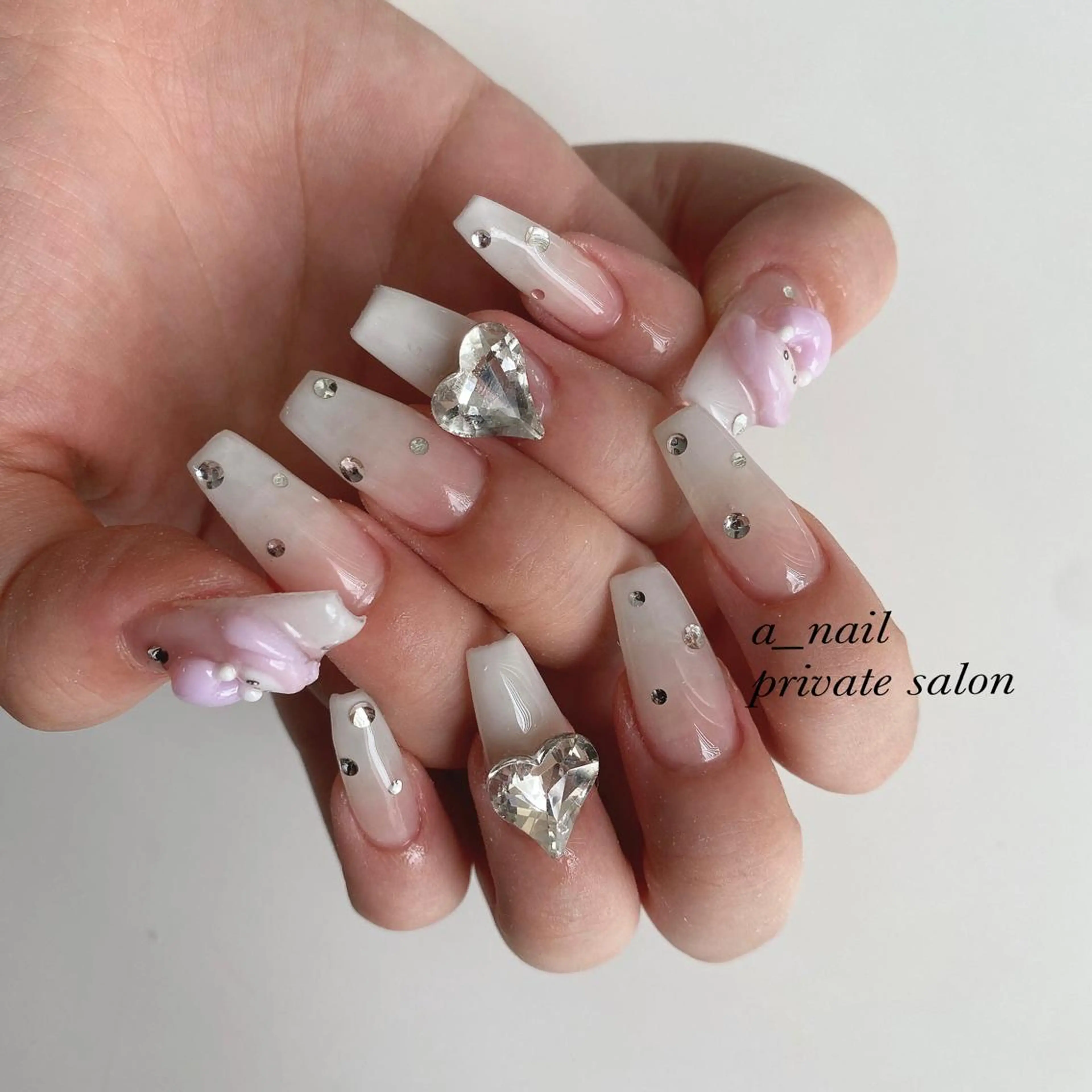 ネイル アニマル柄 フレンチネイル ジェルネイル 氷ネイル・うるうるネイル レース 菅 恵奈のネイルデザイン