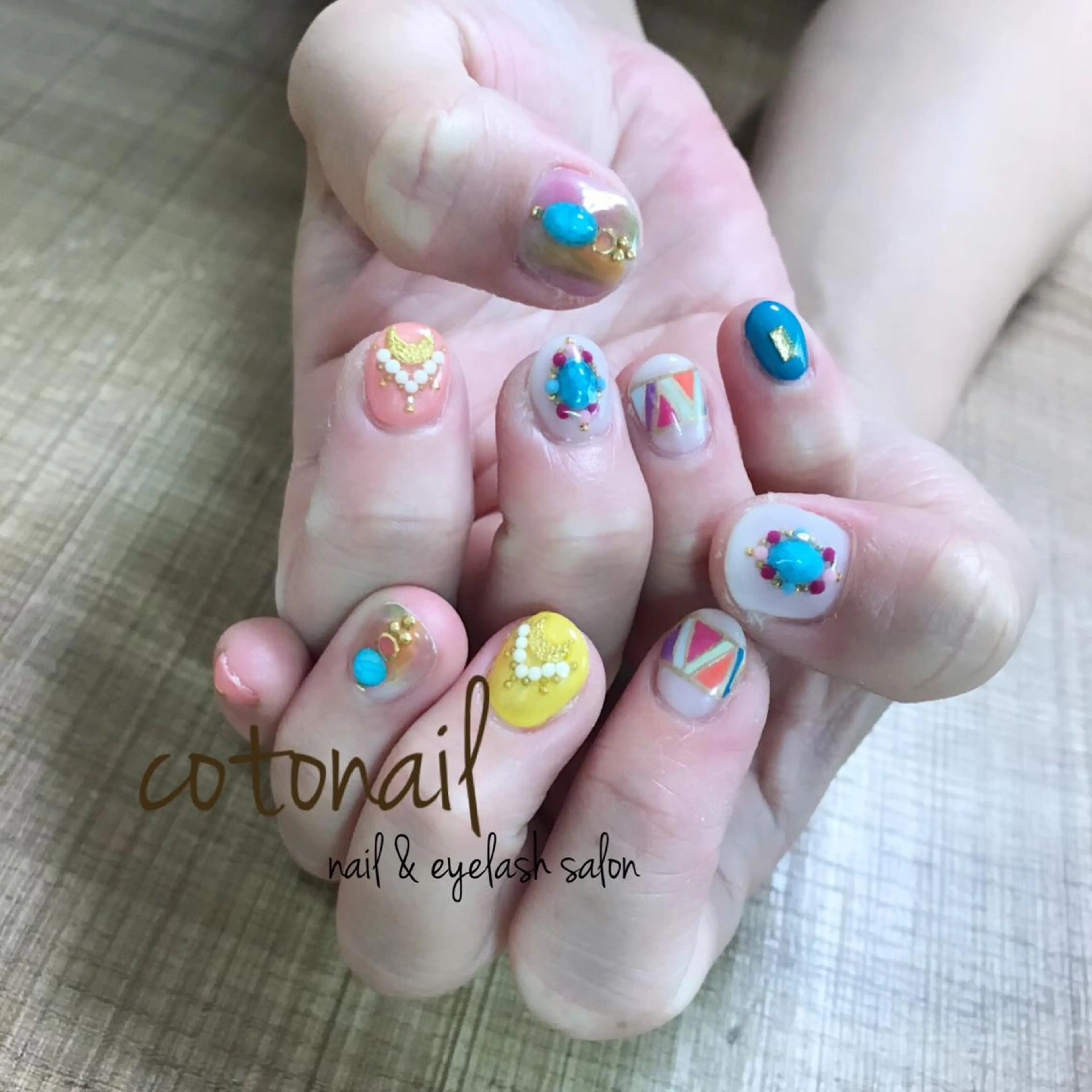 ショート ネイル アートネイル ハンドネイル ツメトマツゲ .のネイルデザイン