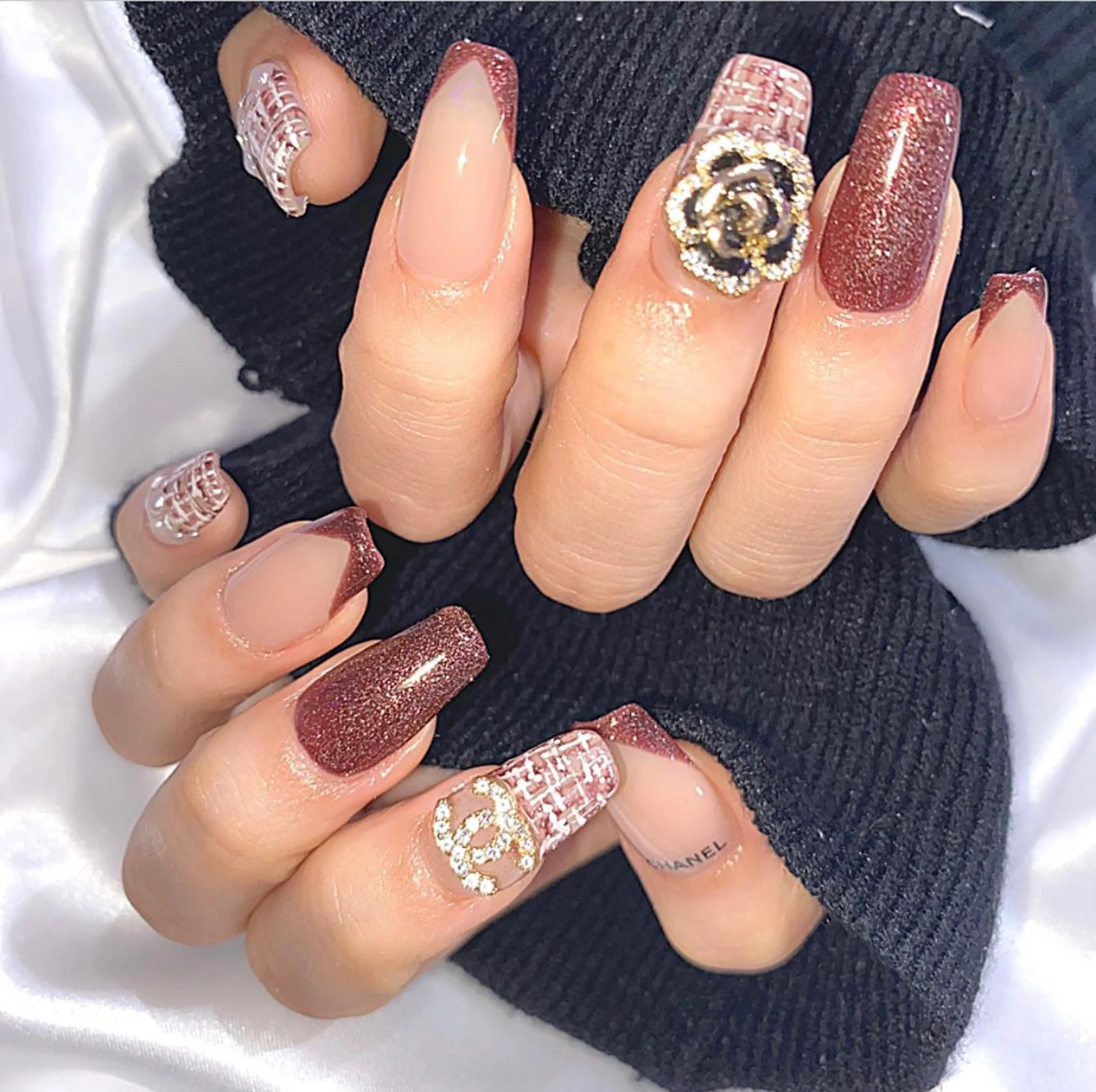 ネイル アートネイル ジェルネイル キラキラネイル 韓国ネイル 持ち込み Yudia 🫧Kyokaのネイルデザイン