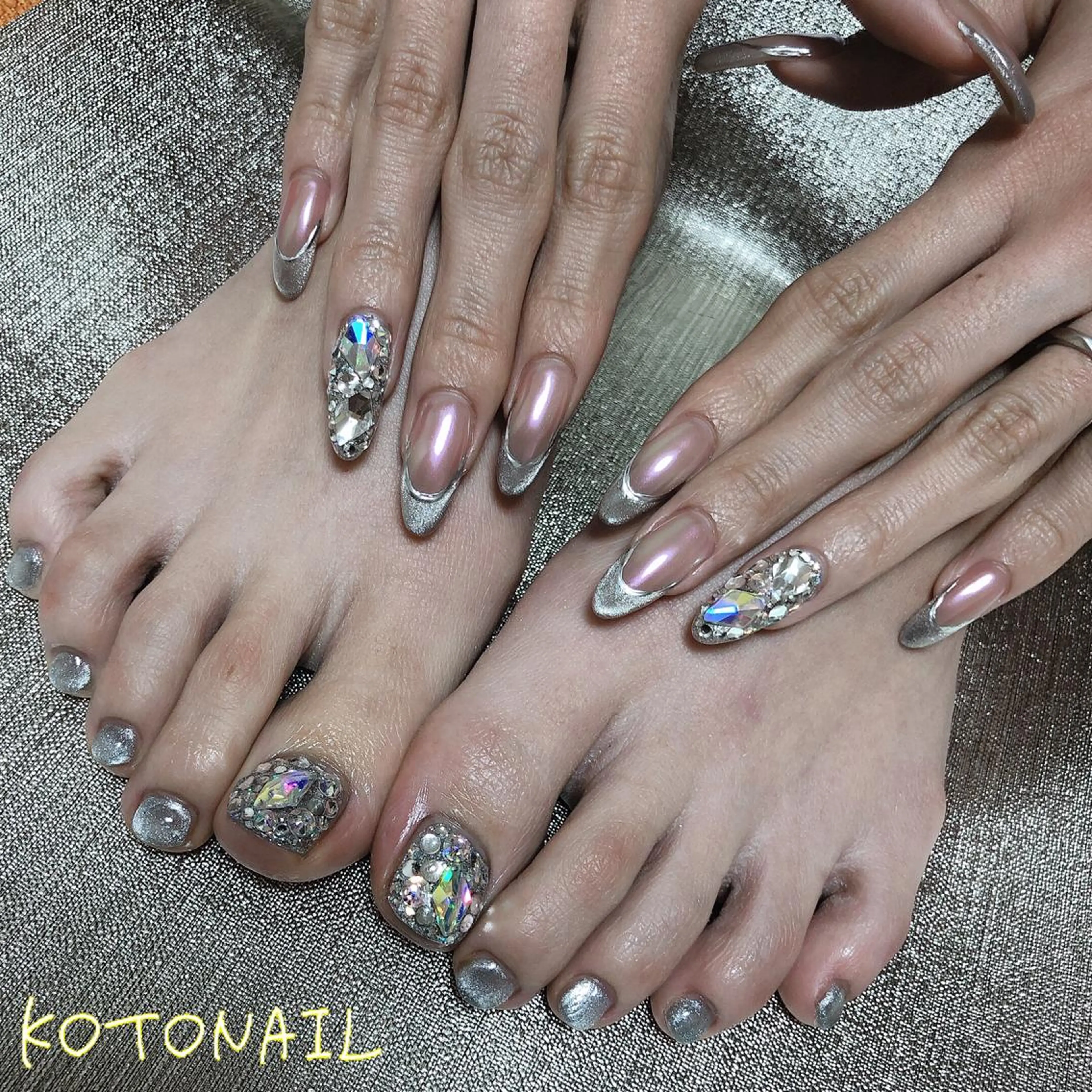 ネイル アートネイル フラッシュネイル フットネイル マグネットネイル ミラーネイル ハンドネイル koto nailのネイルデザイン