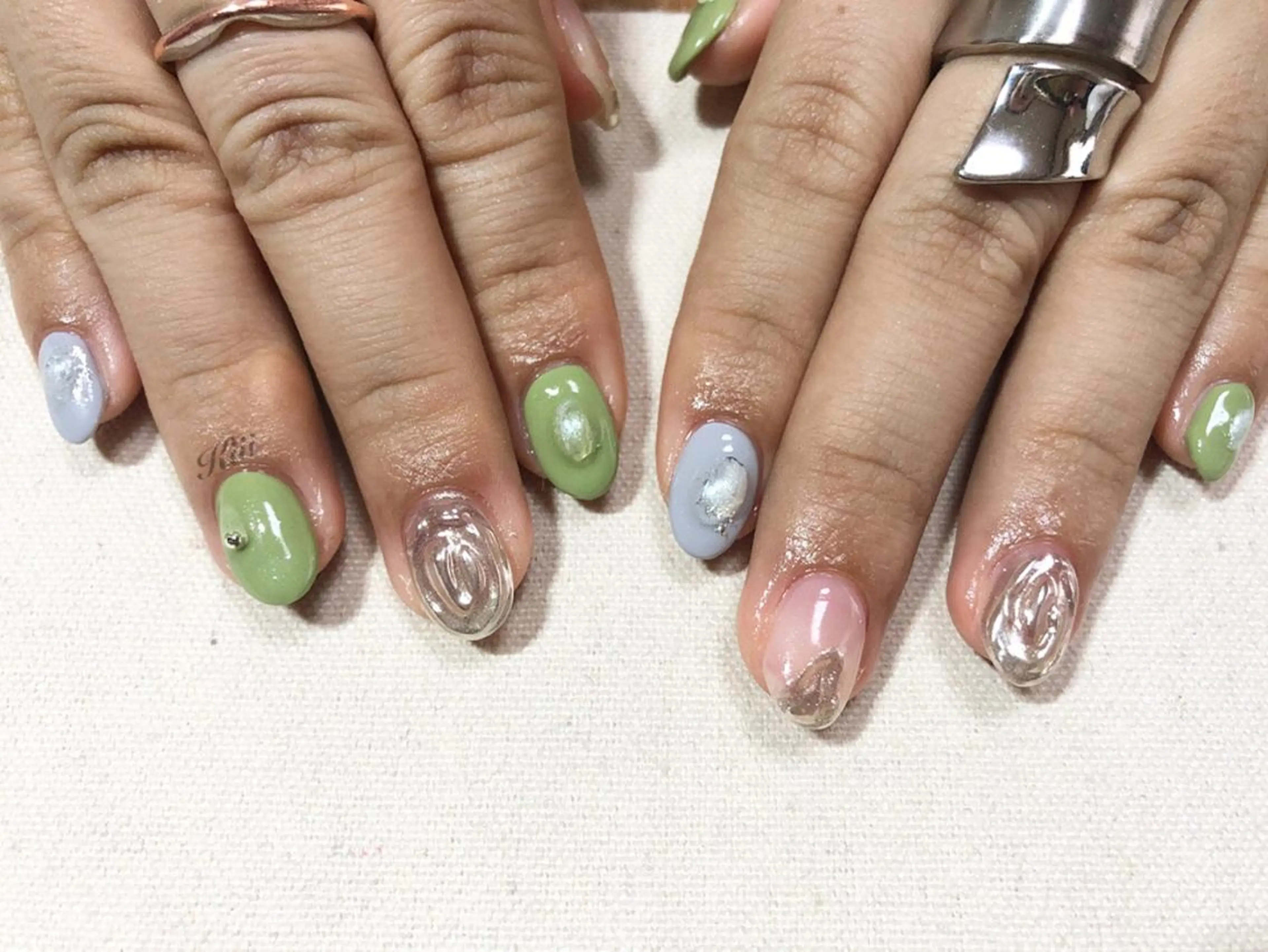 ネイル ハンドネイル フットネイル kiii.__ ✴︎*のネイルデザイン