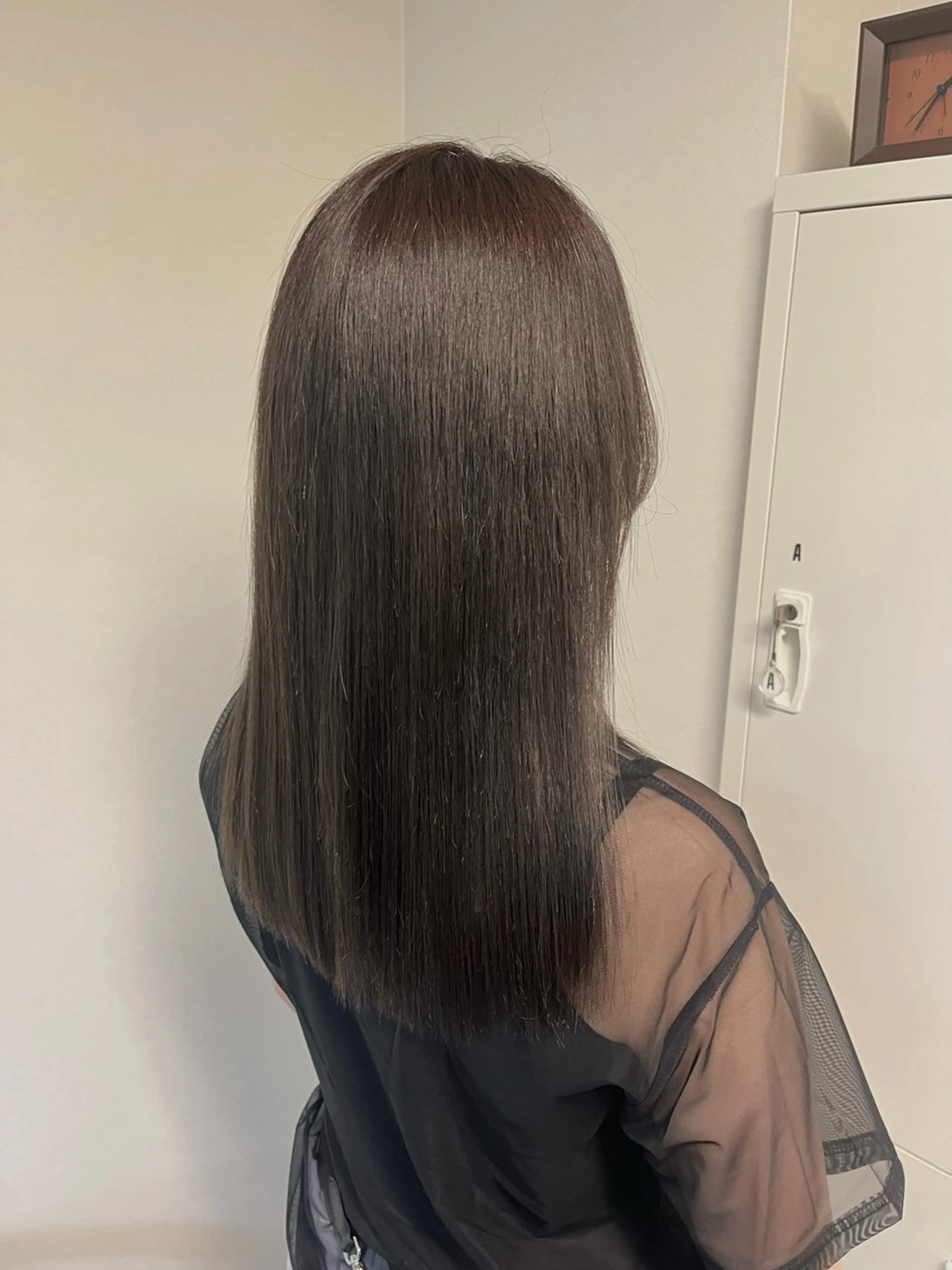 セミロング トリートメント カット ヘアカラー トリートメント ヘアセット 縮毛矯正✨グレー ジュカラー✨MOEのヘアスタイル