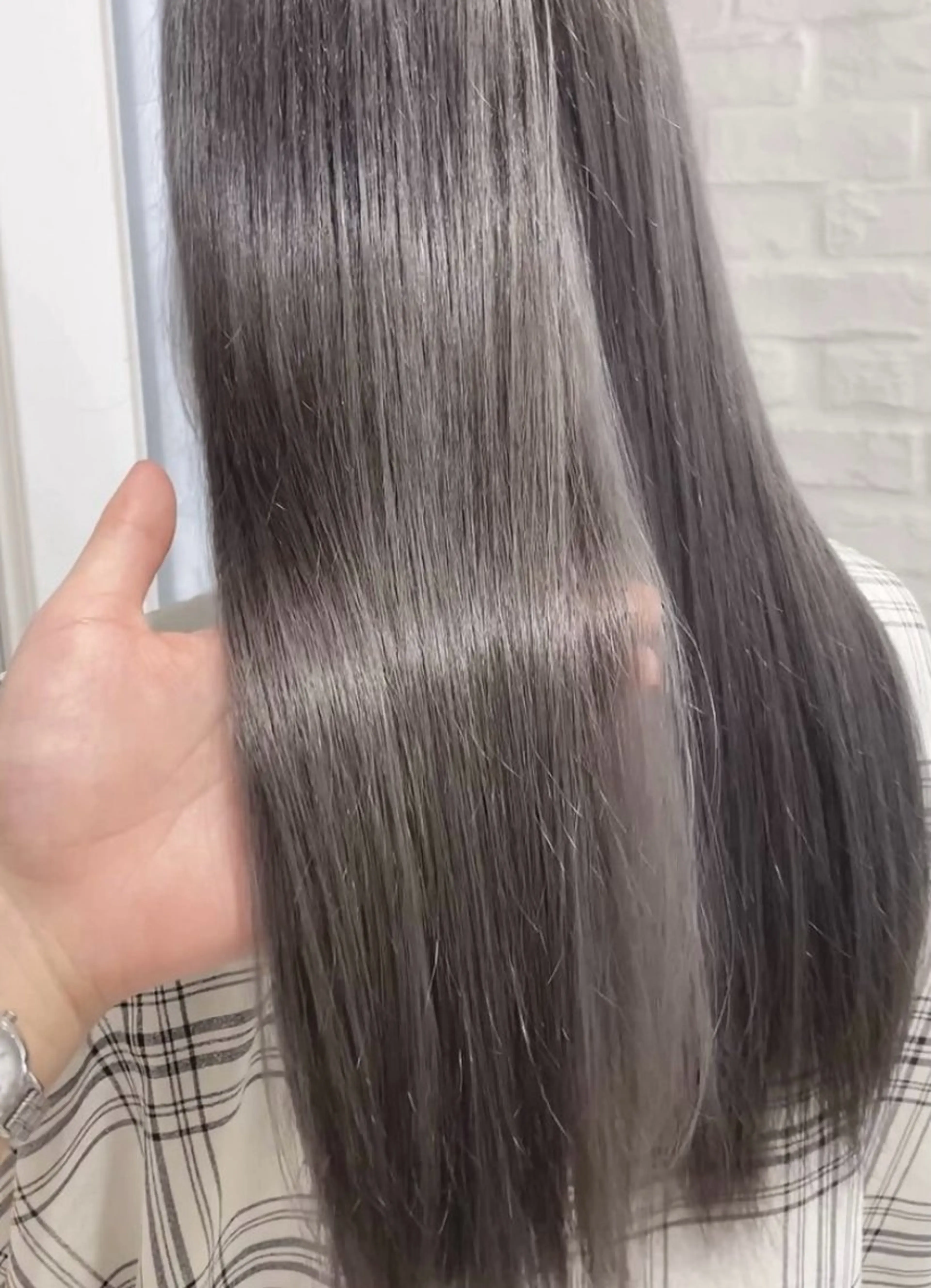 ロング カラー アッシュ ロング カット ヘアカラー Reginavita栄店 【レジナヴィータ】所属・鈴木 二依奈のヘアスタイル