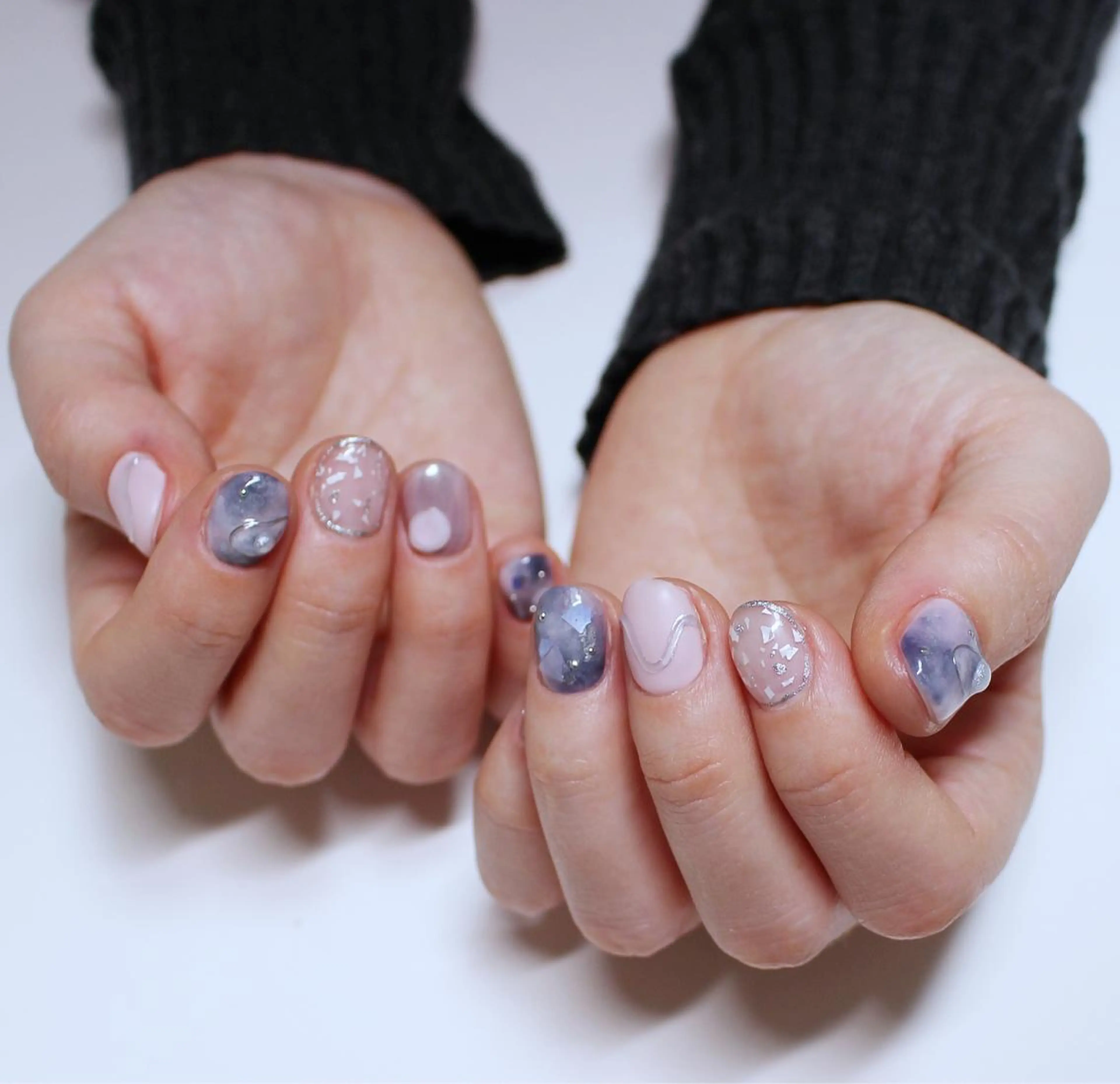 ショート ネイル ブルー シルバー Baku Nailsのネイルデザイン