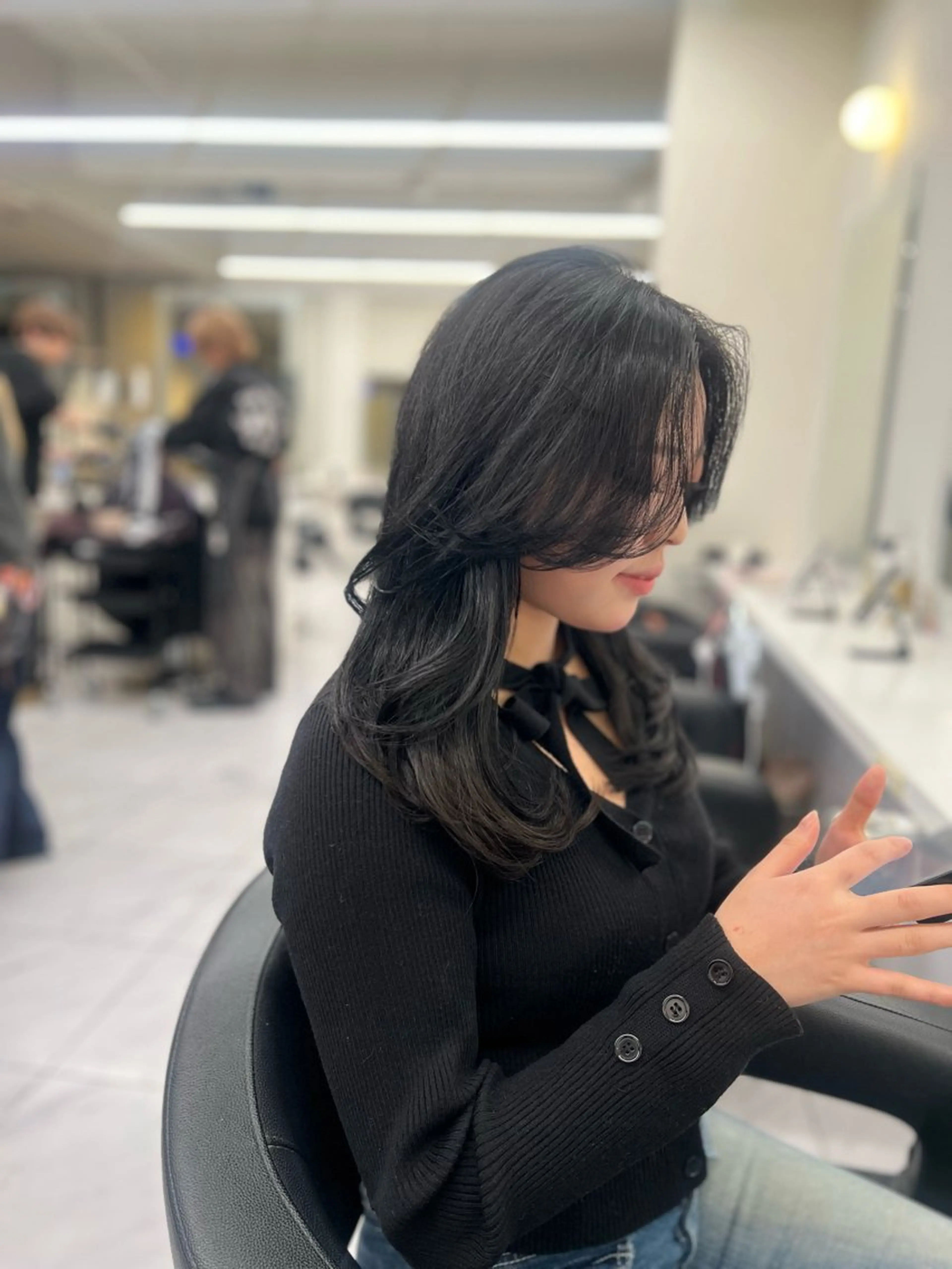 セミロング カラー カット ヘアカラー トリートメント ヘッドスパ ヘアセット 透明感×韓流ハイ トーン🫧RYUTAのヘアスタイル