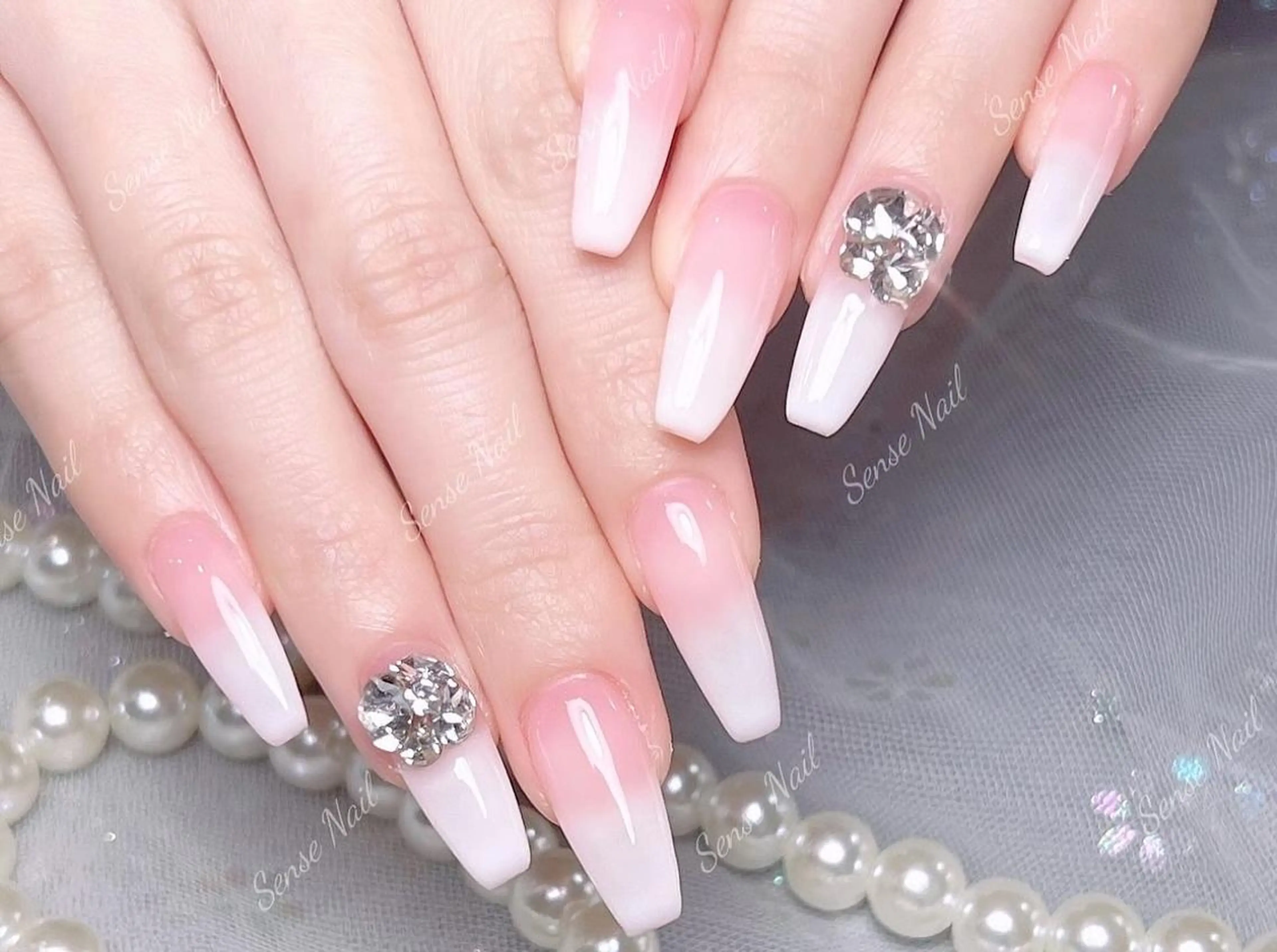 ネイル ハンドネイル ハンドケア Queening 🦋のネイルデザイン