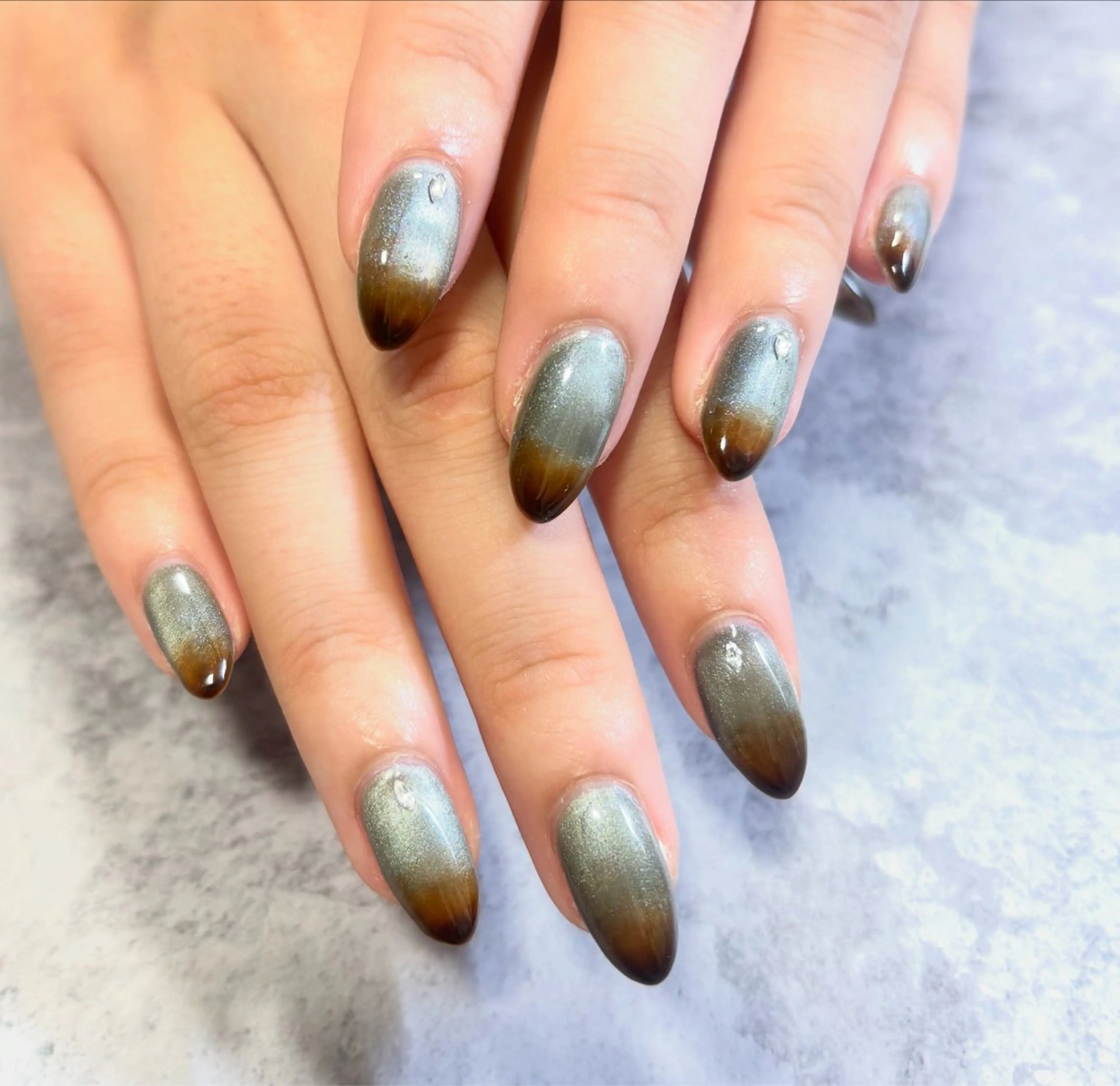 ネイル グラデーション マグネットネイル 持ち込み ハンドネイル エリシアン ビューティーネイルのネイルデザイン