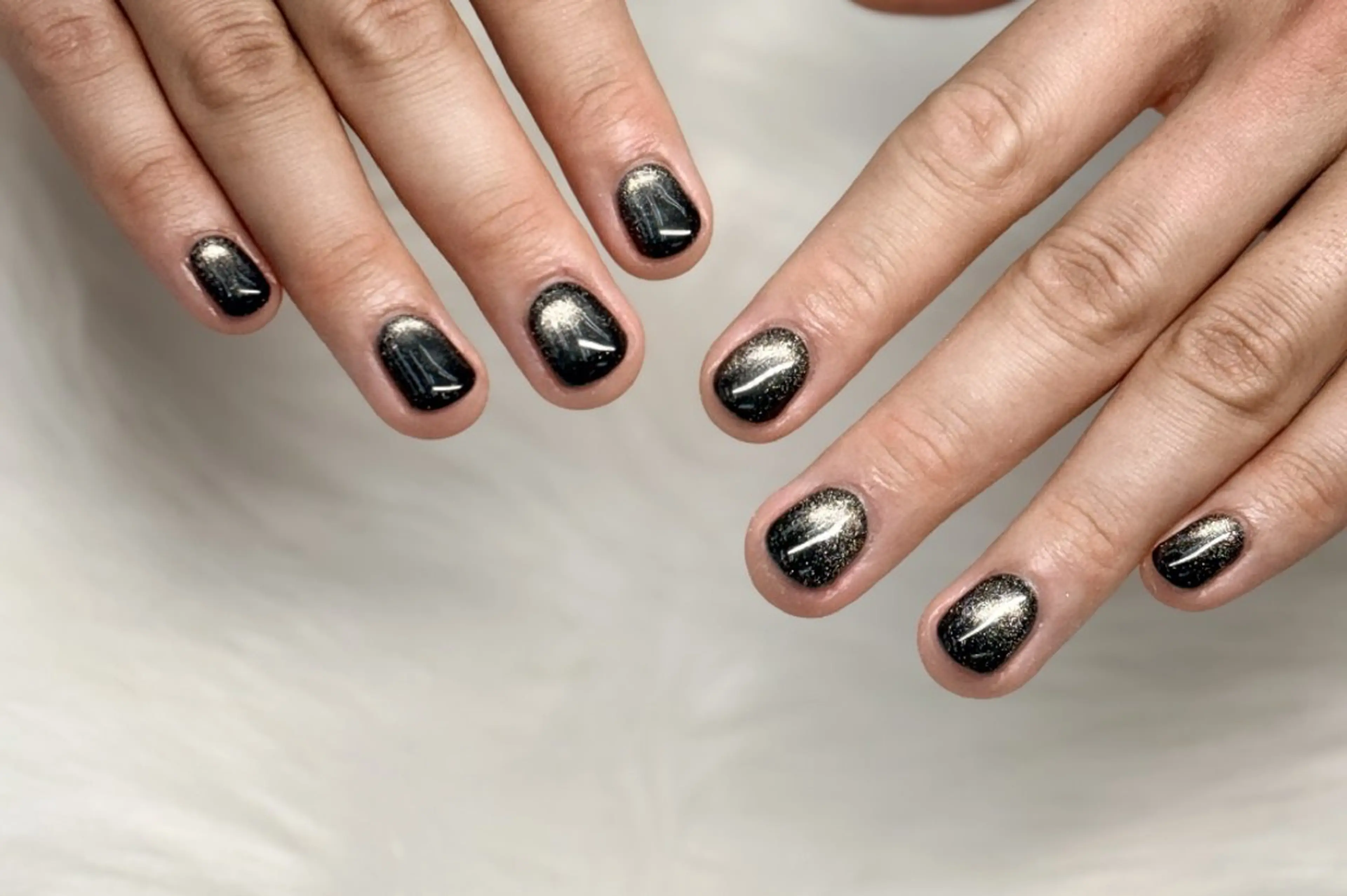 ネイル チークネイル フラッシュネイル フットネイル フレンチネイル ジェルネイル HALOネイルサロン YIYIのネイルデザイン