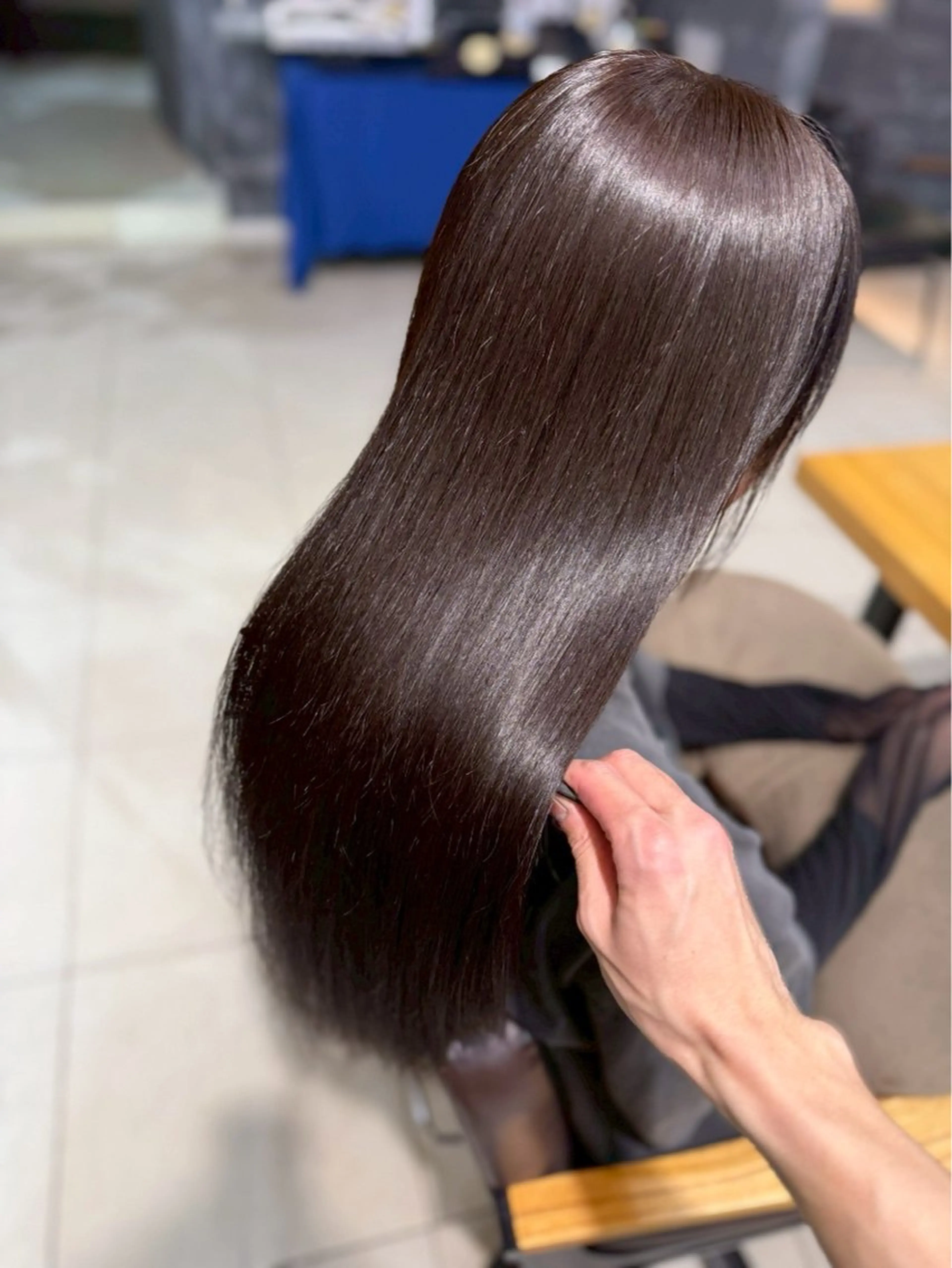 セミロング カラー ブリーチ ブラウンカラー 透明感カラー ブリーチなしカラー トリートメント ヘアカラー Laulu 佐藤壮也のヘアスタイル