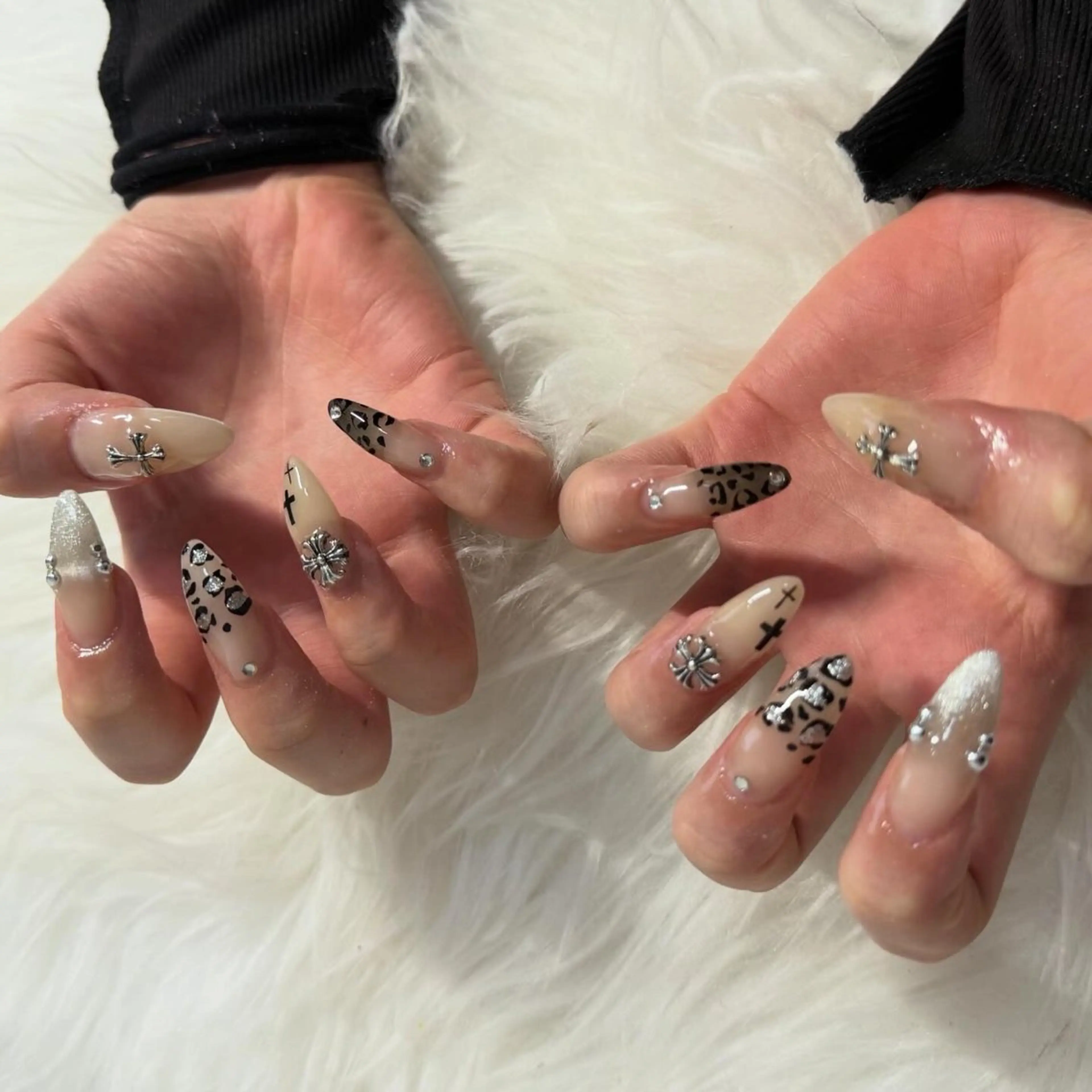 ロング ハンドネイル mao .のネイルデザイン