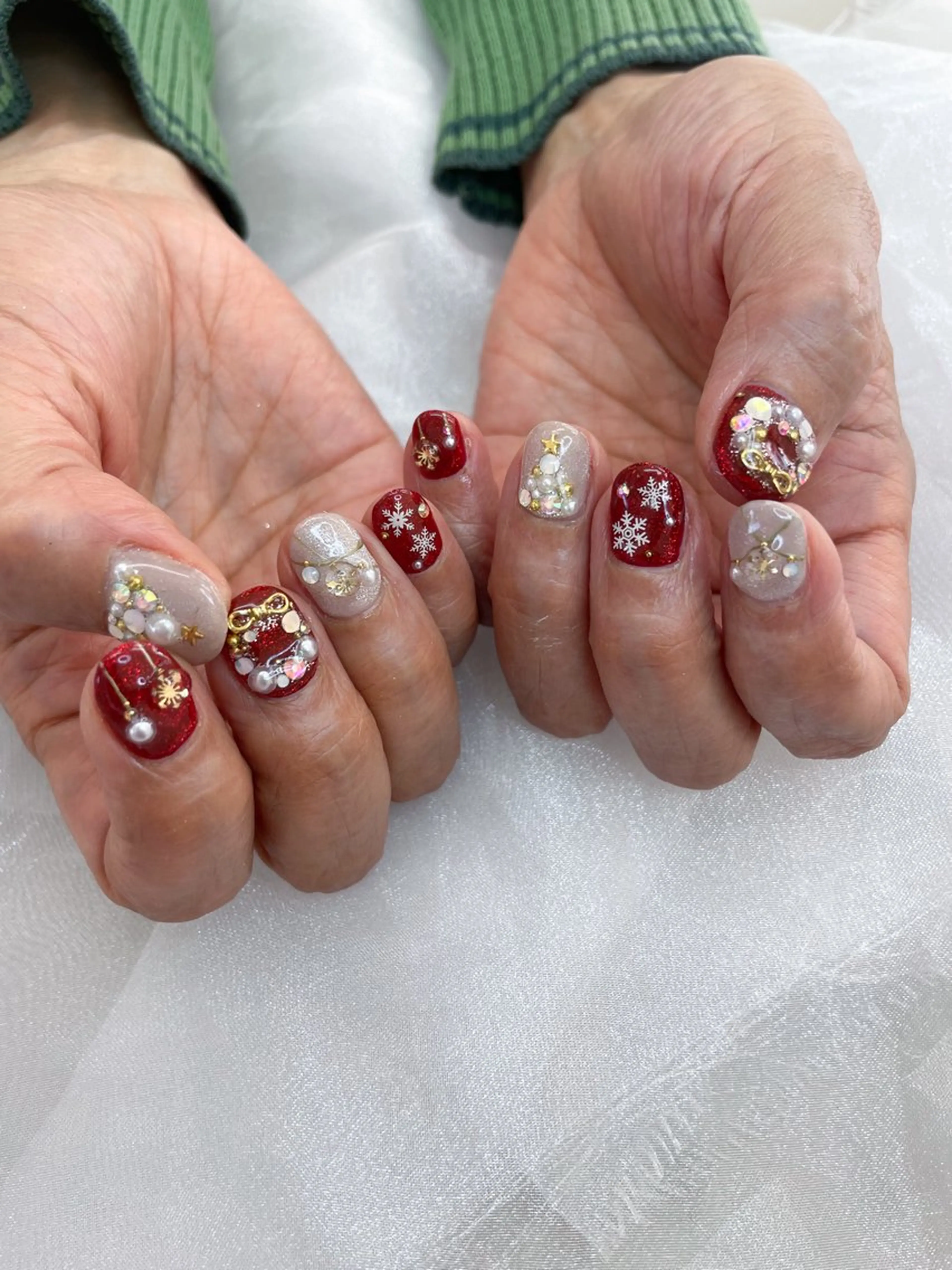 ネイル 冬ネイル クリスマス ハンドネイル 五十嵐 美智のネイルデザイン