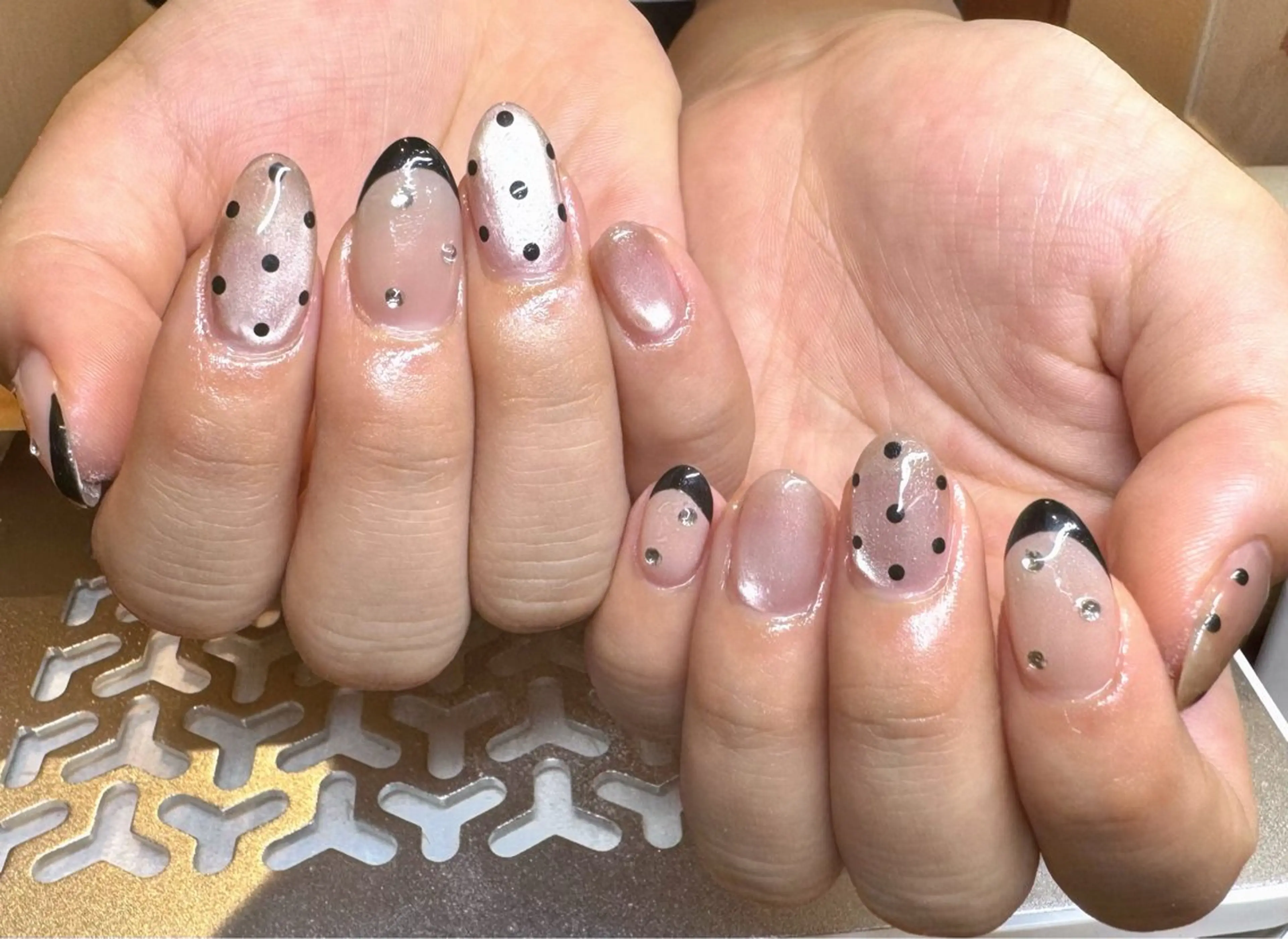 ネイル べっ甲ネイル ボルドー ブラウン マグネットネイル ニュアンスネイル ハンドネイル RinRin　nail所属・孔 ジンシェンのネイルデザイン