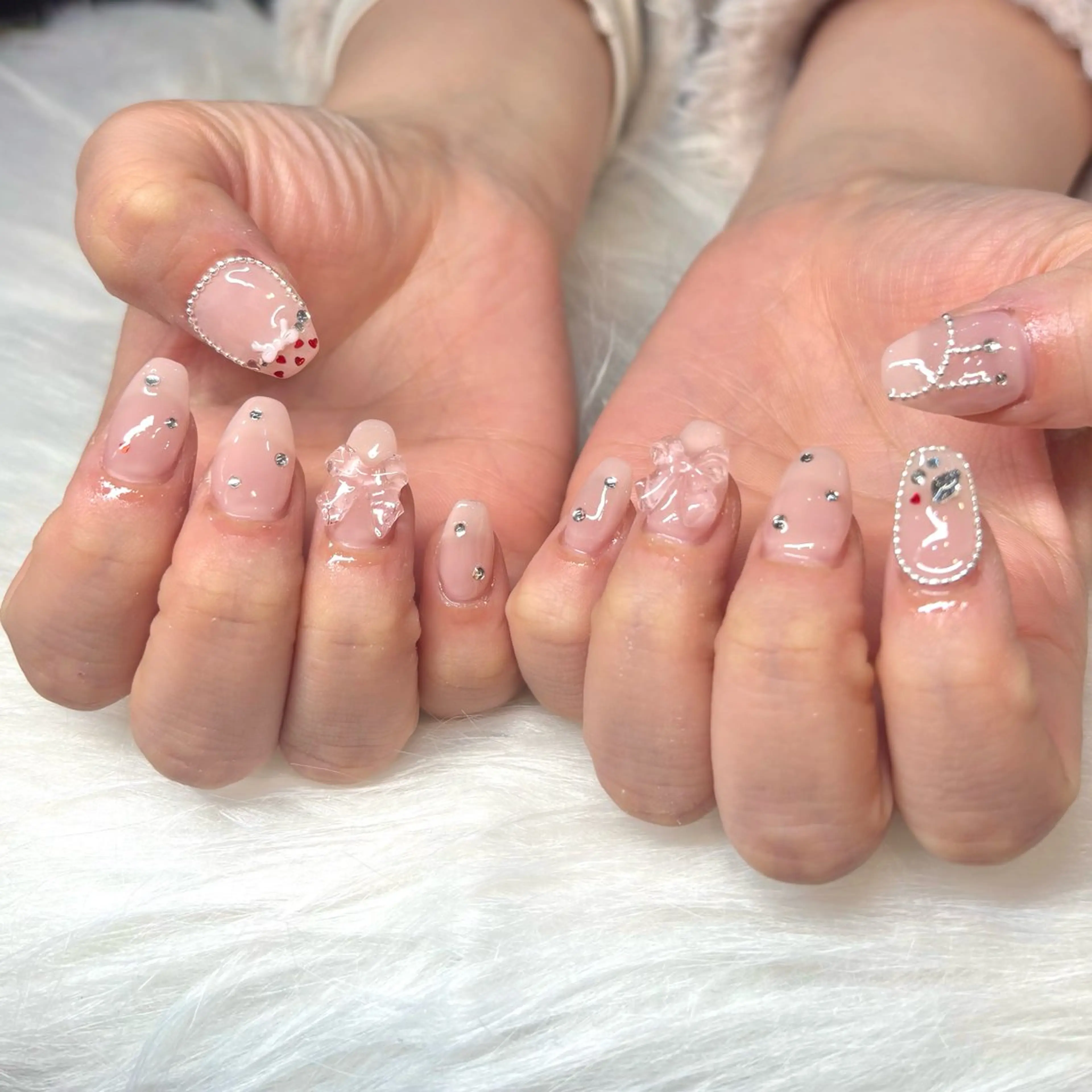 ネイル フレンチネイル ハート ハンドネイル HANA ユカのネイルデザイン