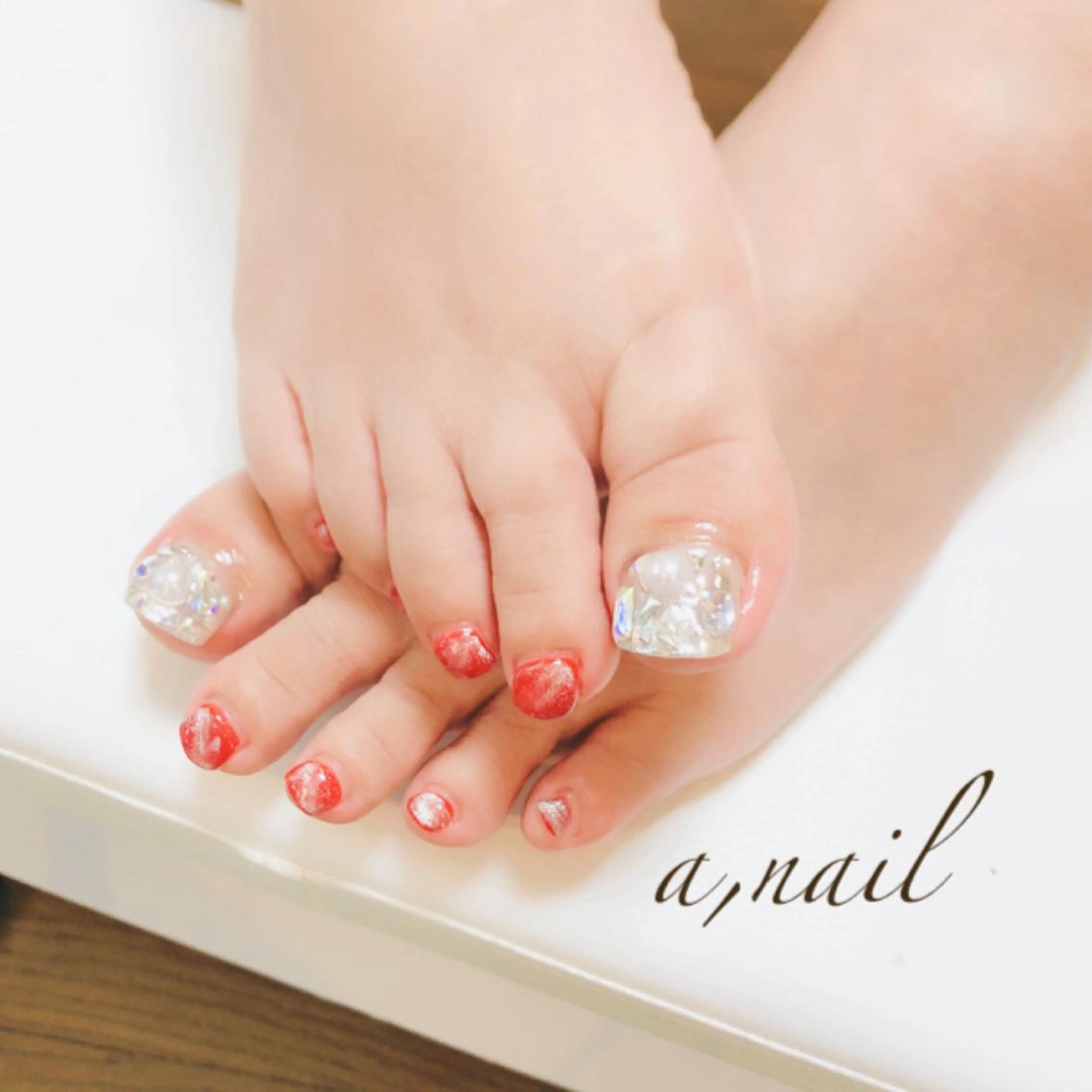 ネイル フットネイル ジェルネイル グラデーション キラキラネイル マグネットネイル フットネイル ネイルサロン エーネイルのネイルデザイン