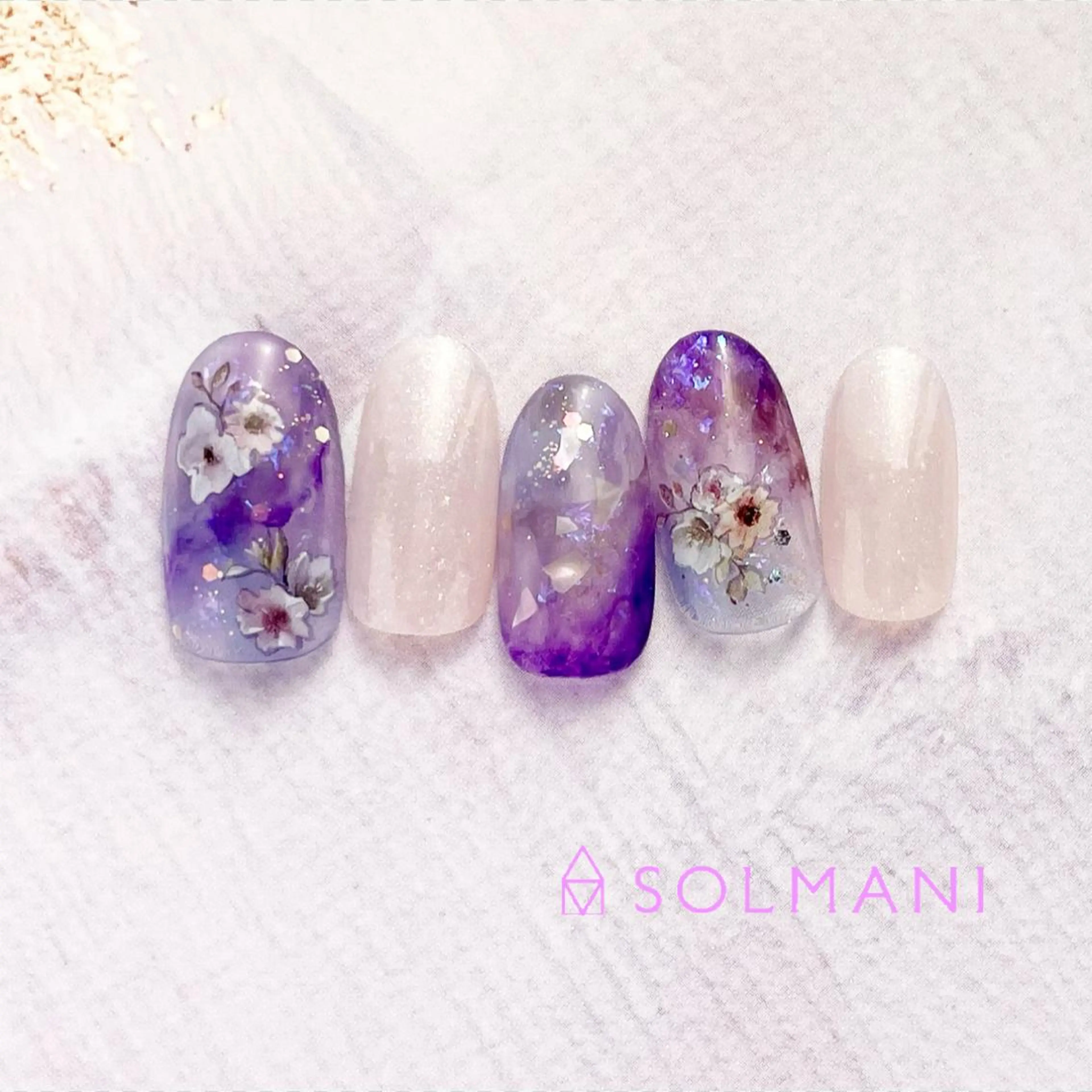 ネイル フラワーネイル SOLMANI 予約担当のネイルデザイン