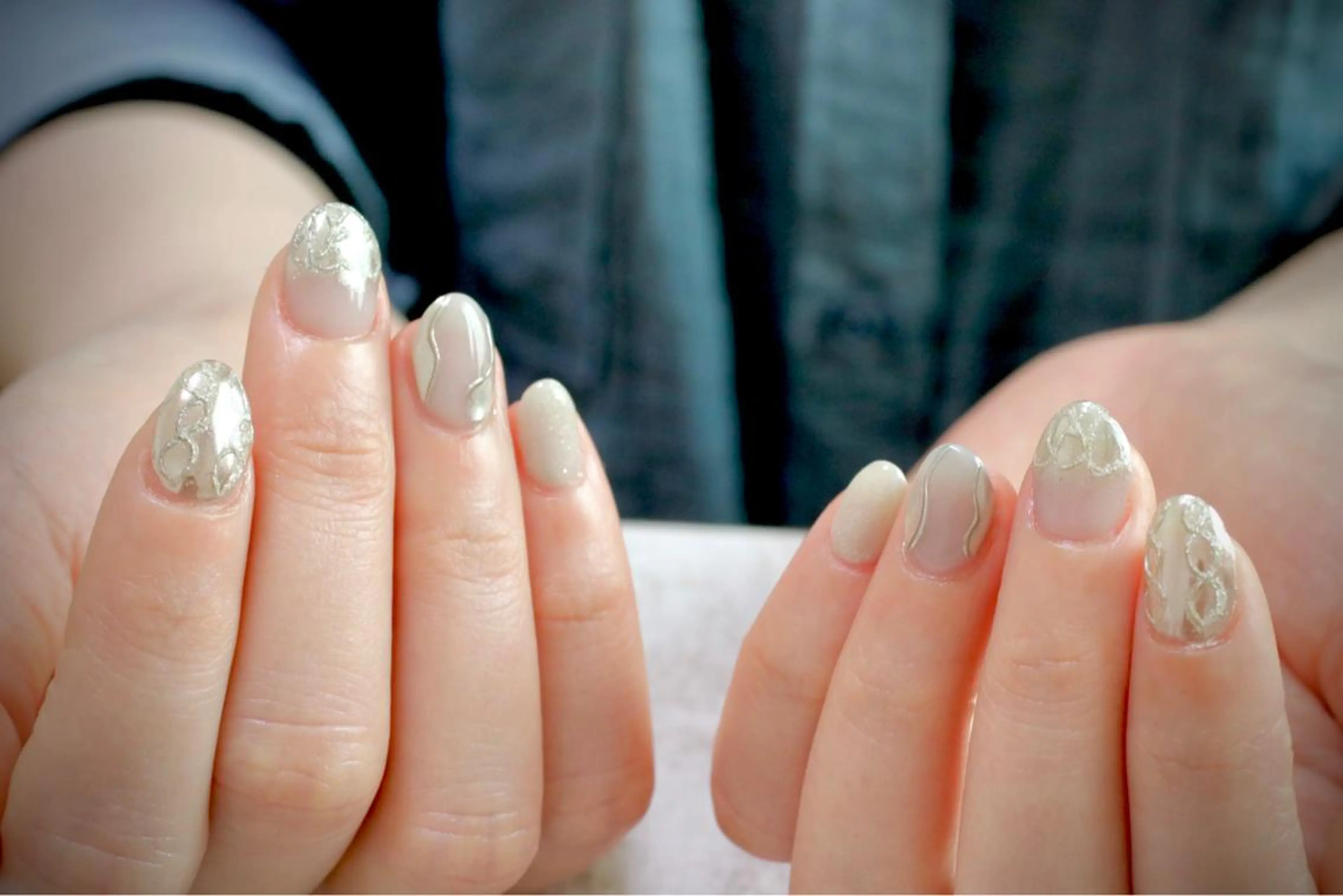 ネイル オーロラネイル カジュアル ジェルネイル ラメ(グリッター) マグネットネイル ハンドネイル MH Nailのネイルデザイン