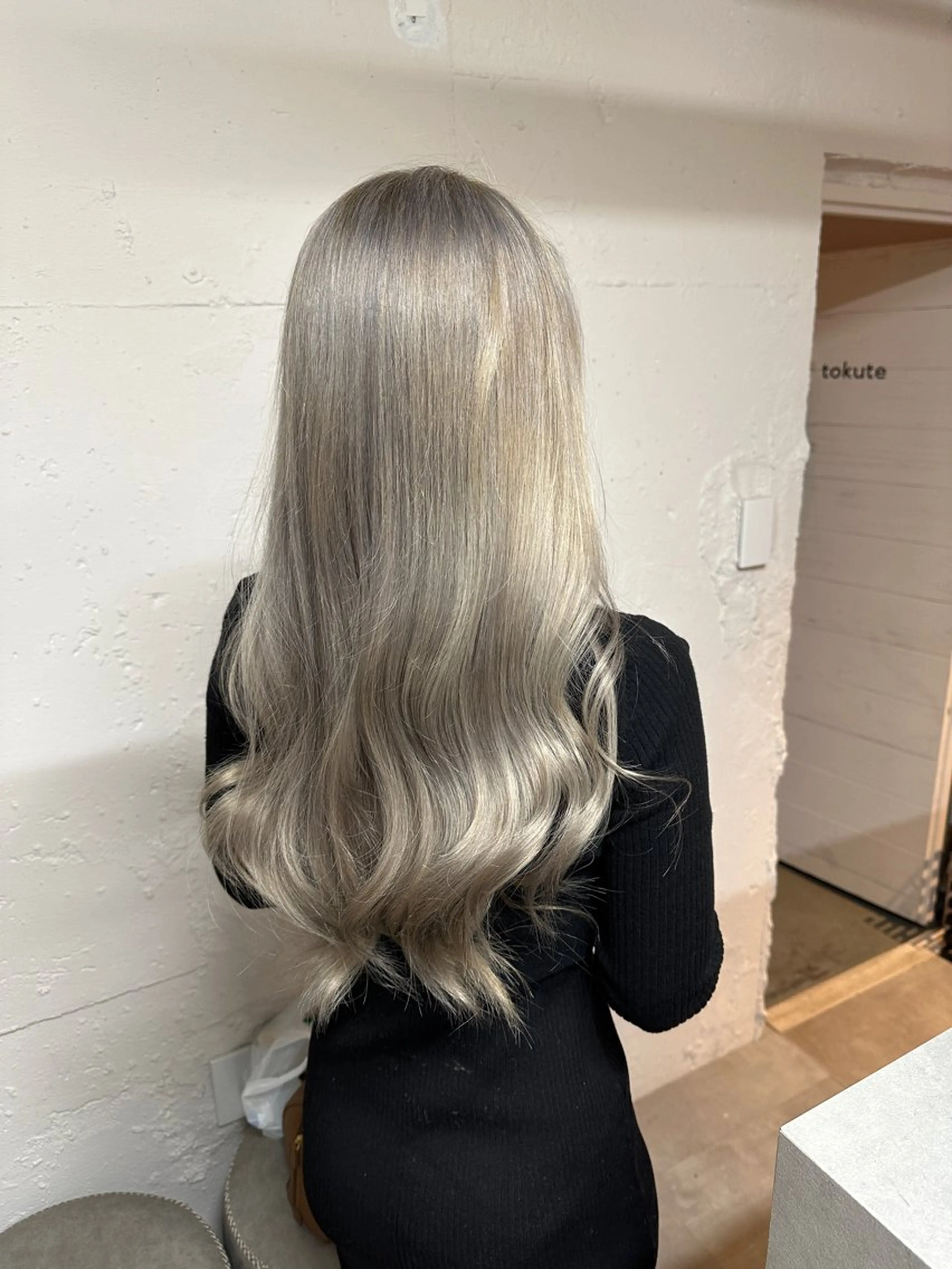 【ミニモ学割】🎀フルブリーチ＋艶カラー＋クイックトリートメント　12100円の写真