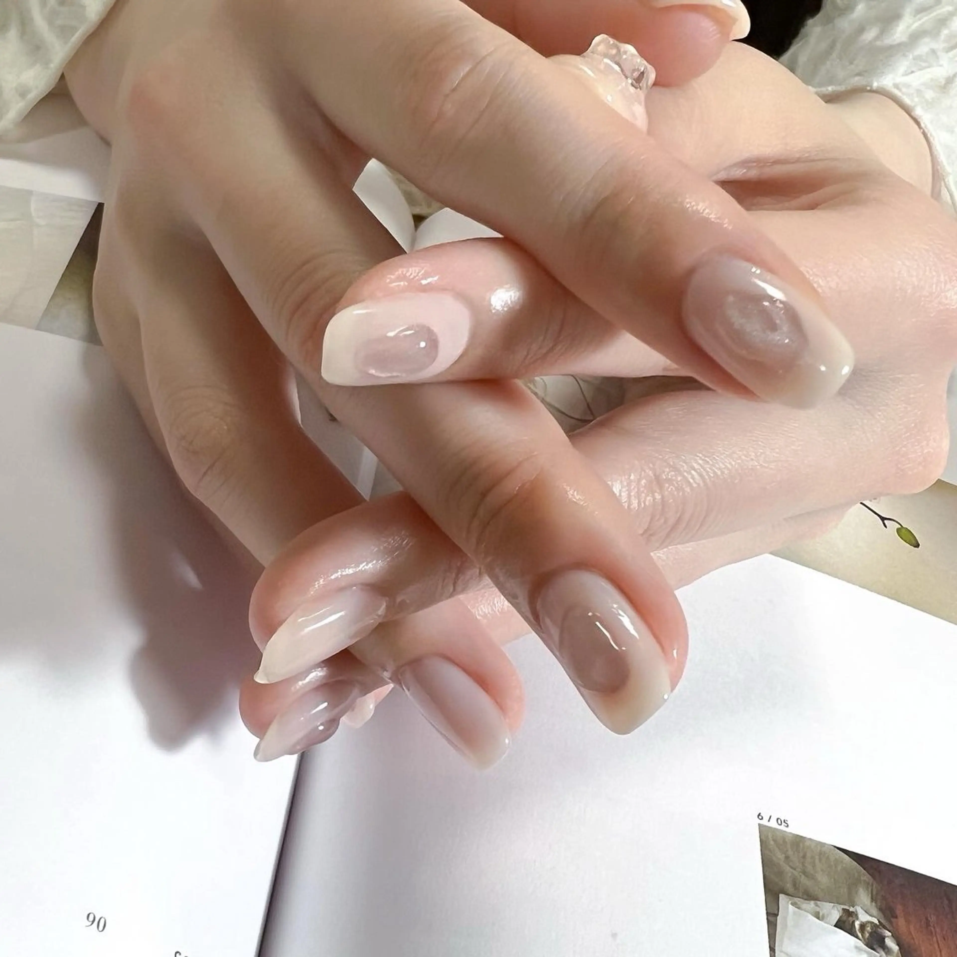 ネイル マグネットネイル ニュアンスネイル ピンク ぷっくりネイル 春ネイル ハンドネイル pointillé .ayaのネイルデザイン