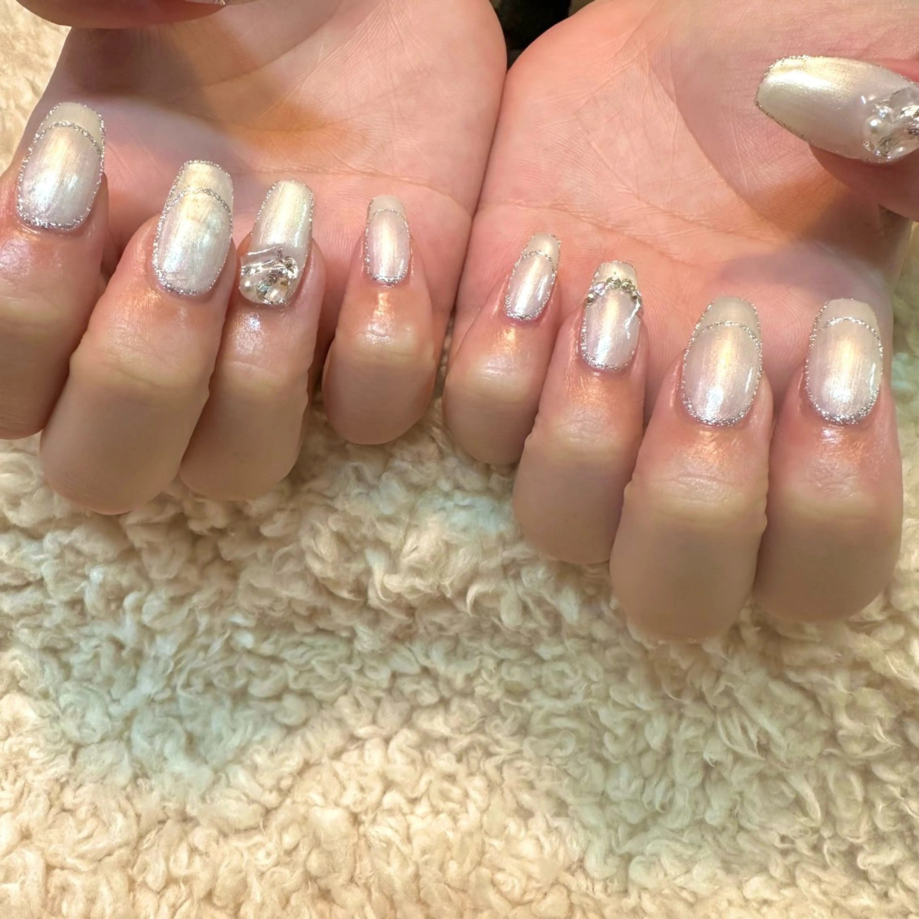 ネイル ホワイト ハンドネイル フットネイル GéRanium Harukaのネイルデザイン