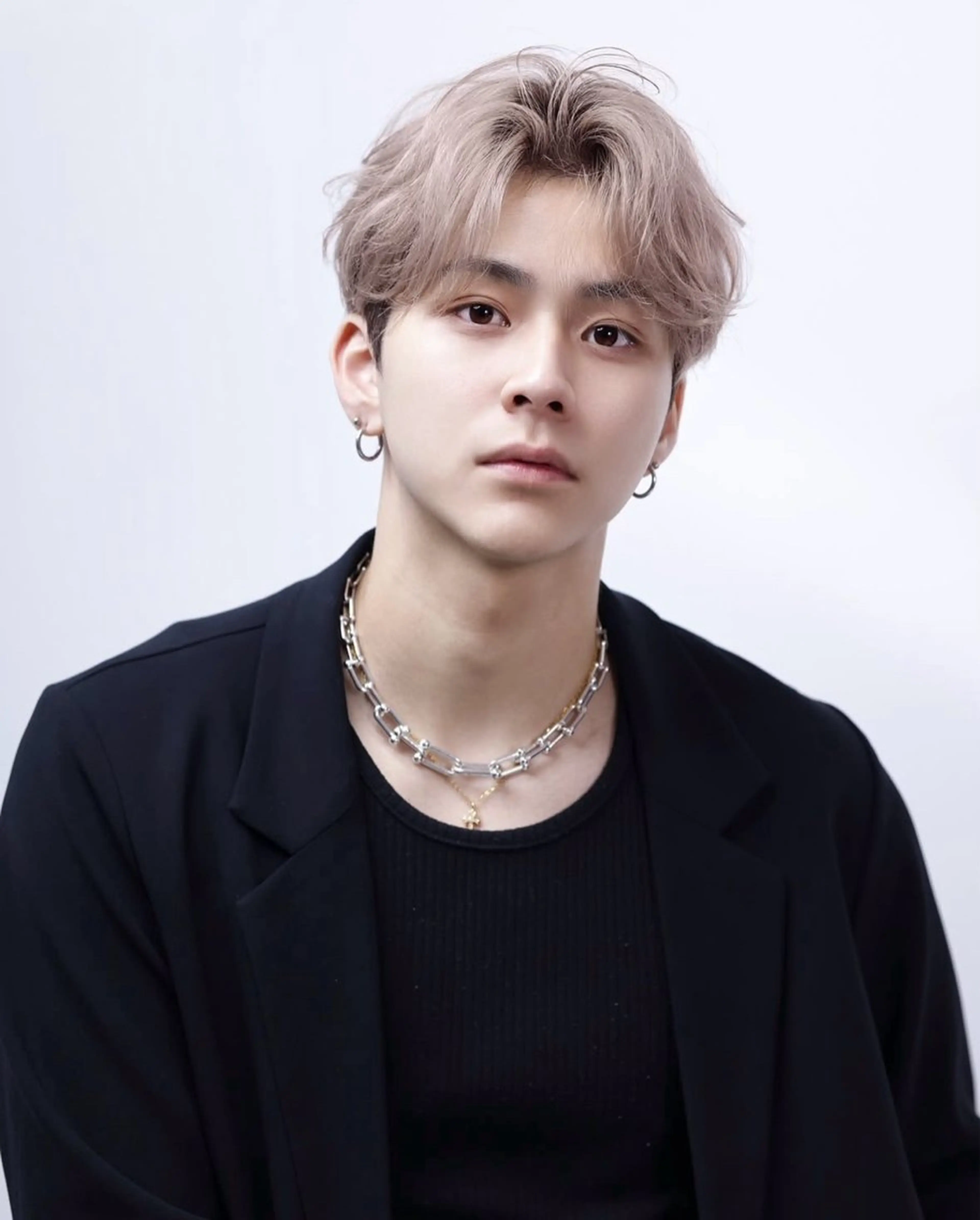 【メンズU28限定】ダブルカラー(ダメージ98%軽減ケアブリーチ)➕カット➕艶TR 🤍🩶🖤の写真