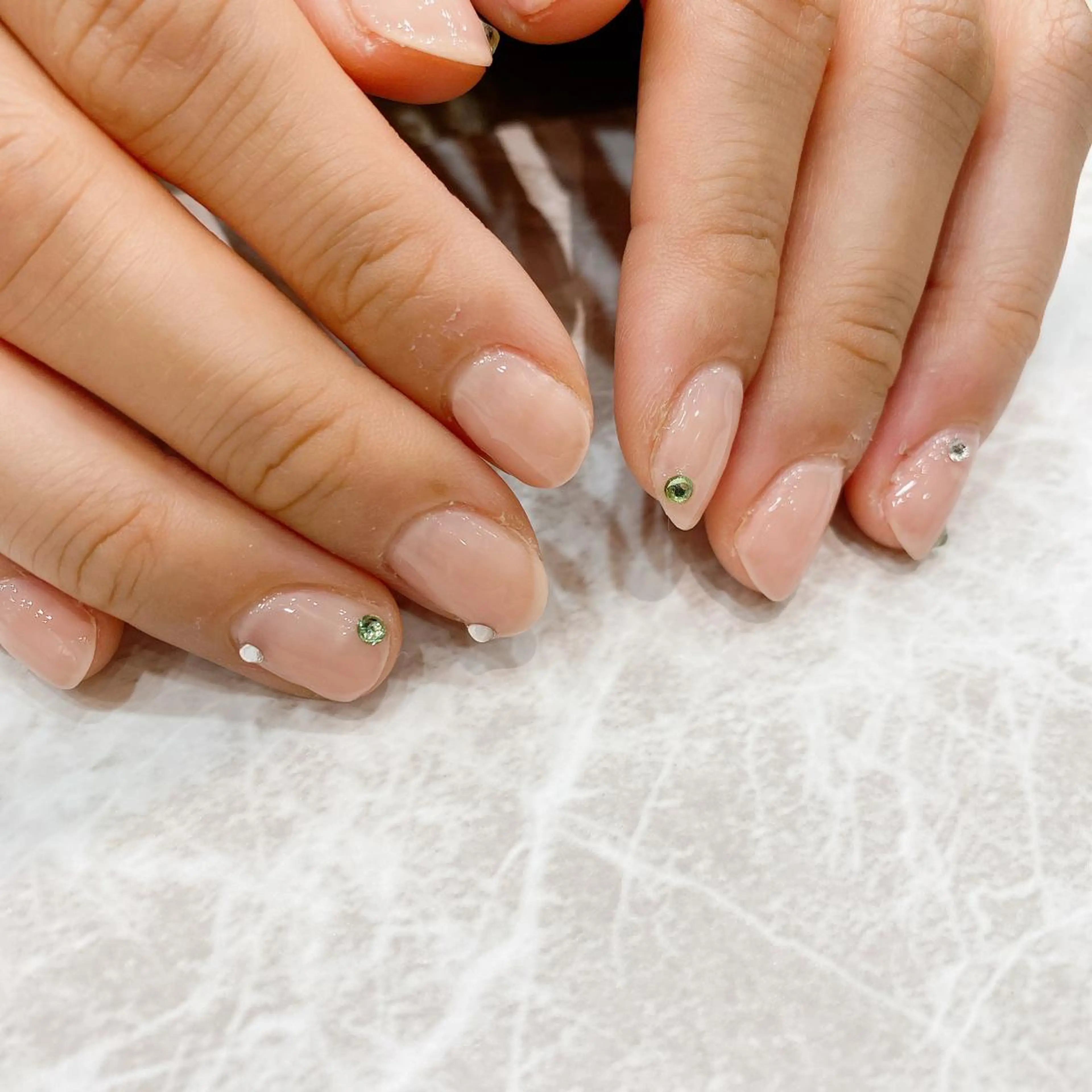 ネイル ストーンネイル ハンドネイル 関谷 真登佳のネイルデザイン