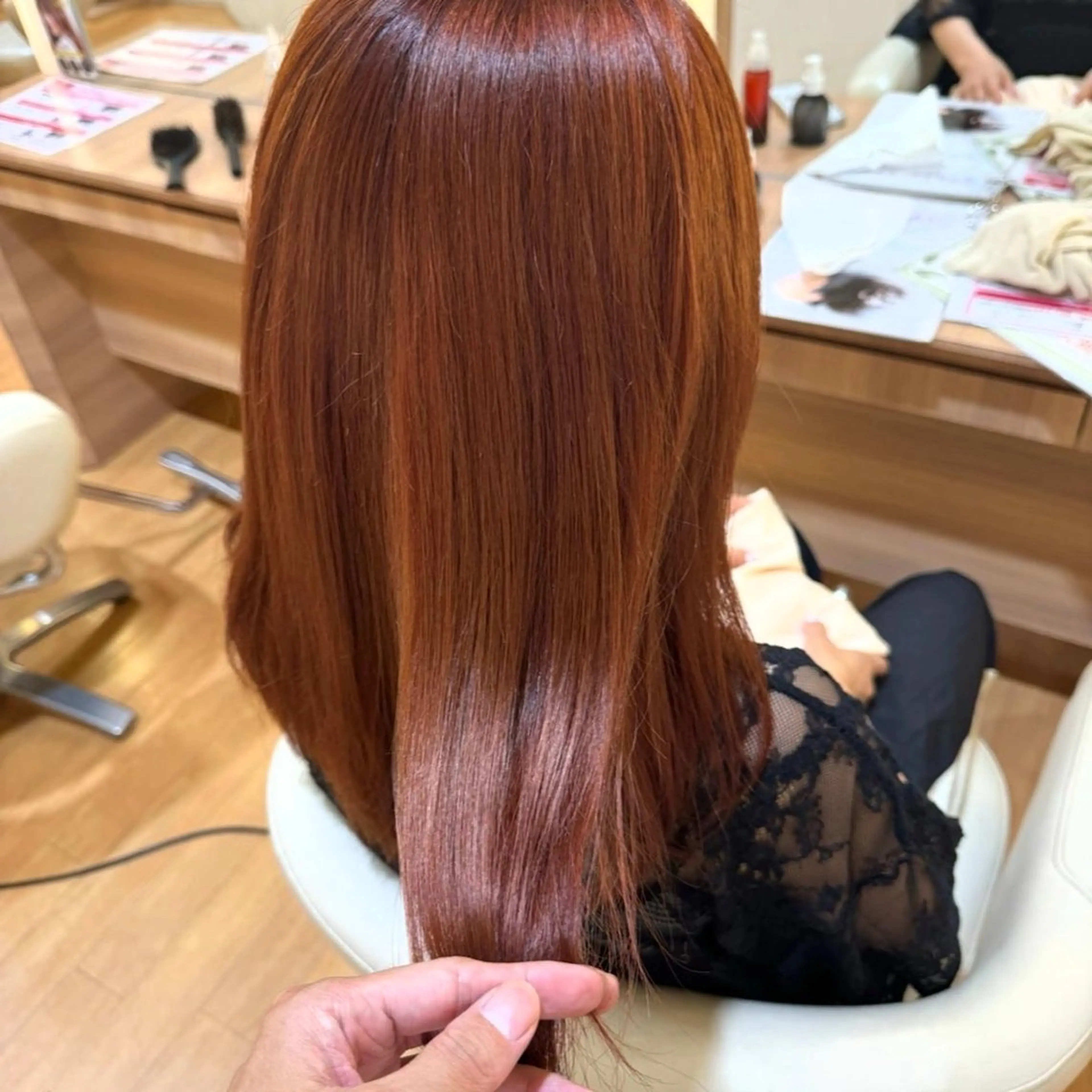 セミロング カラー 湯浅 了一のヘアスタイル
