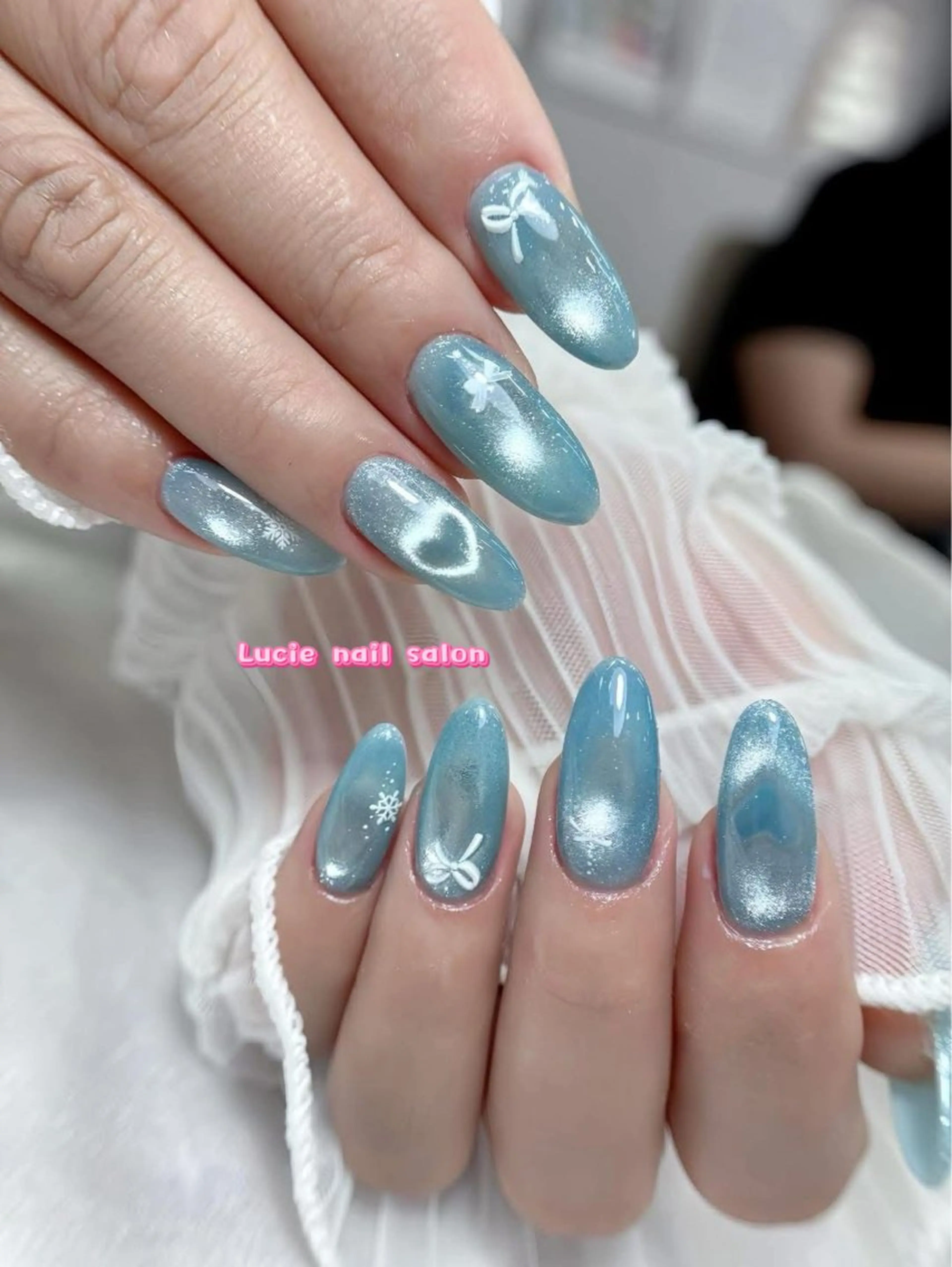 ネイル ボルドー チークネイル 成人式 フレンチネイル キラキラネイル ハンドネイル LUCIE NAIL SALON所属・NGUYEN THI THANHのネイルデザイン