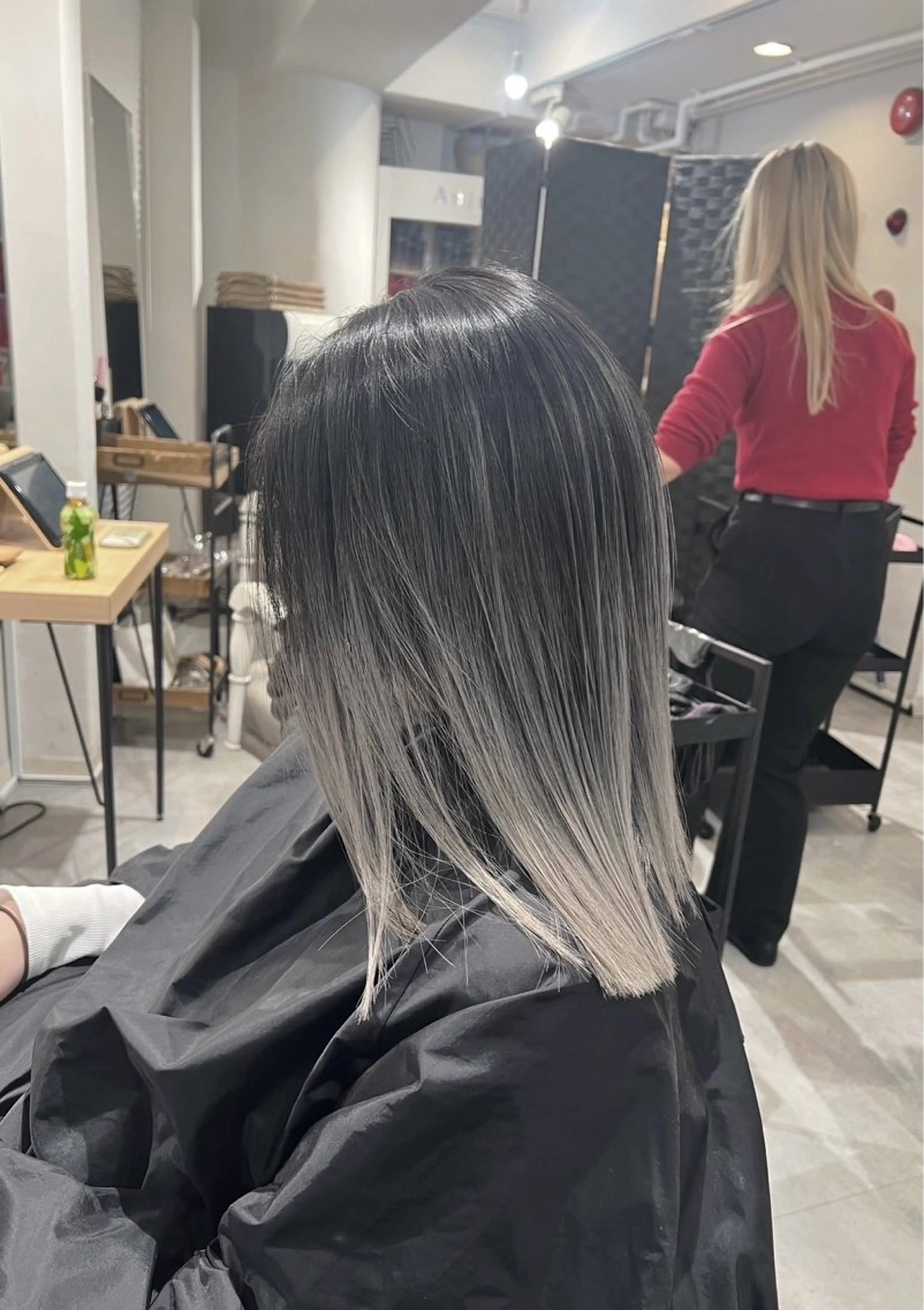 ミディアム カラー バレイヤージュ グレージュ レイヤーカット ヘアカラー トリートメント ROBIN所属・指名数No.1 /NAOYAのヘアスタイル