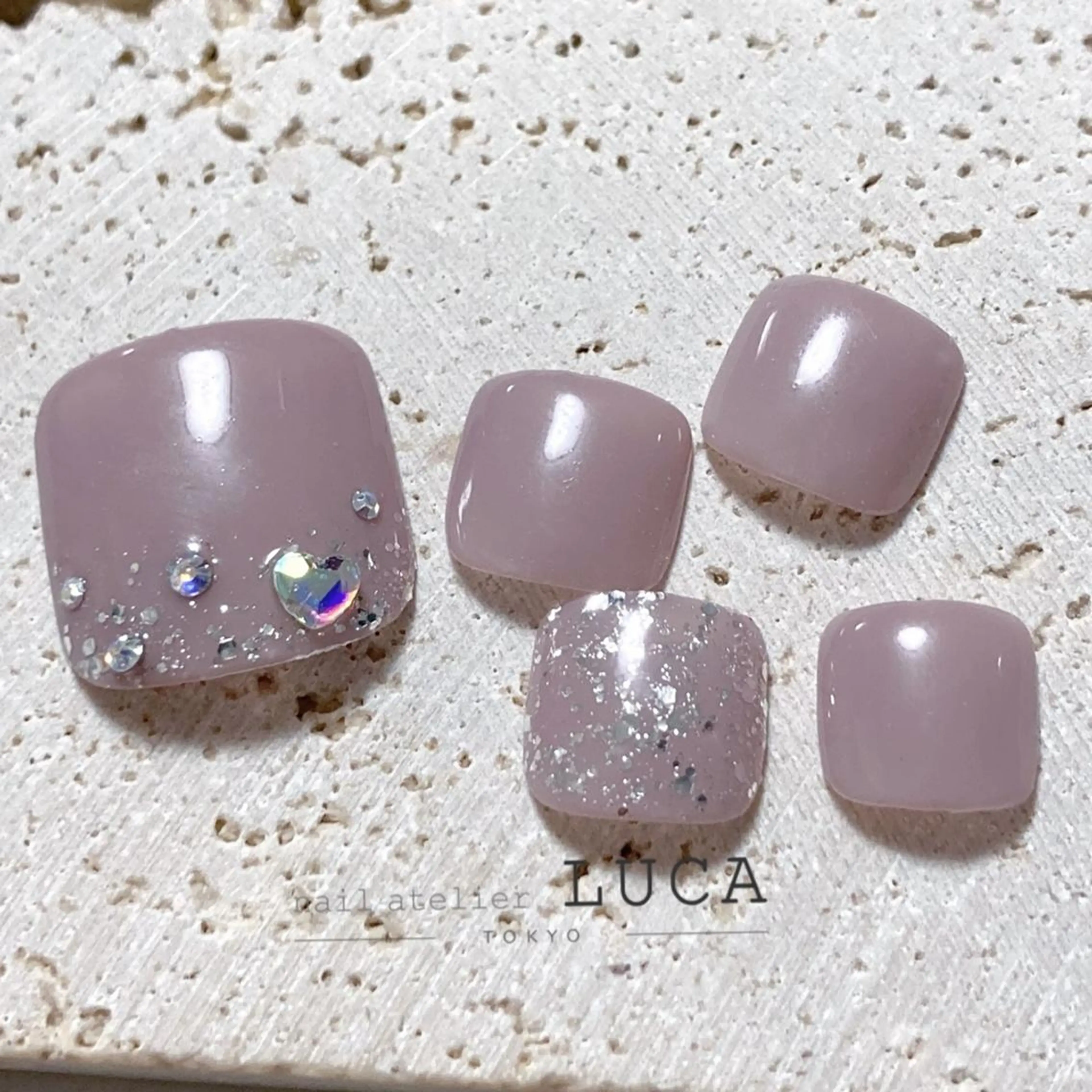 ネイル アートネイル オーロラネイル クリアネイル 長さ出し フットネイル フットネイル ネイルアトリエルカ スタッフのネイルデザイン