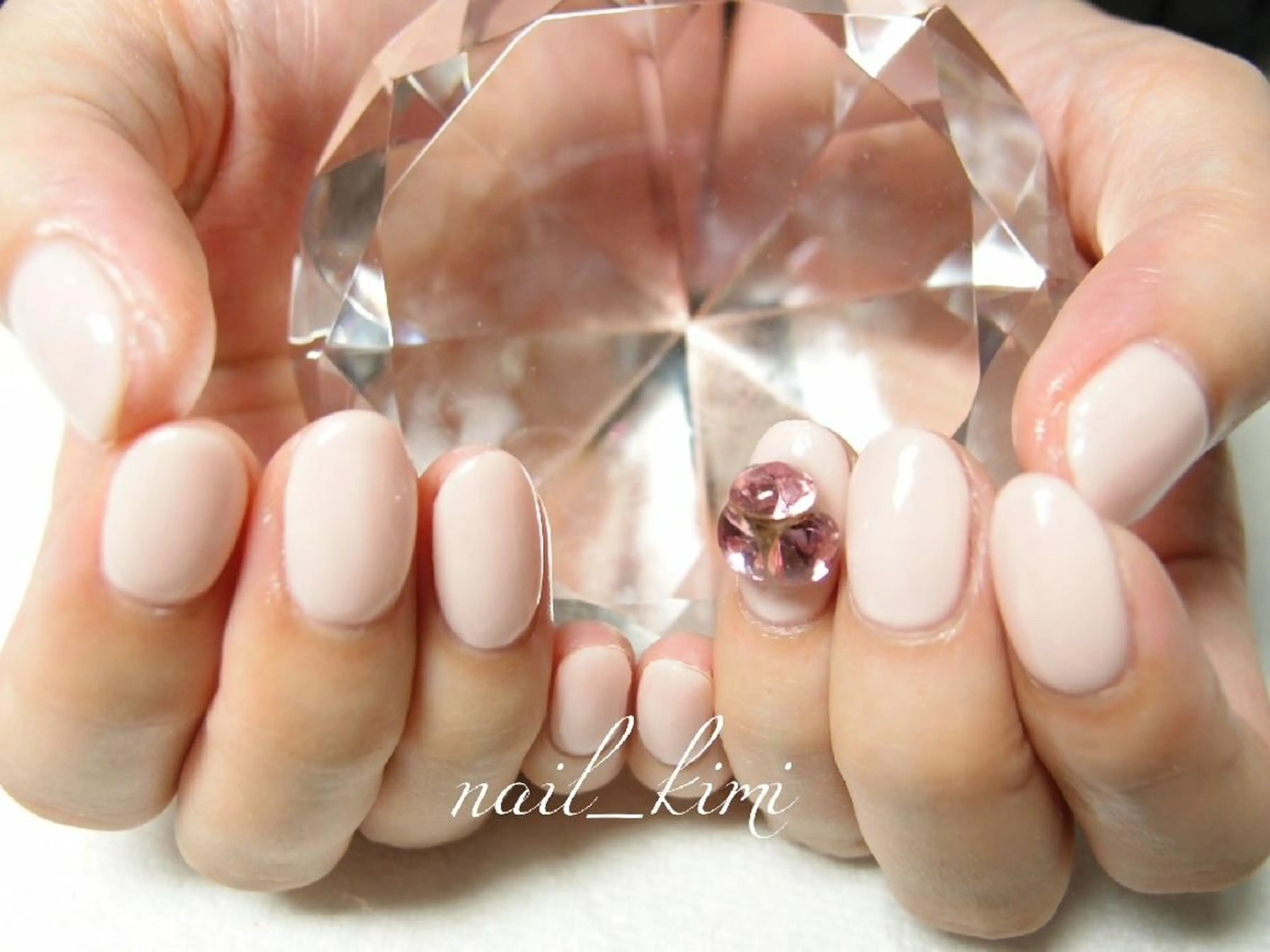 ネイル ワンカラーネイル ストーンネイル ConneQt所属・ETHOSENSE. kimikaのネイルデザイン