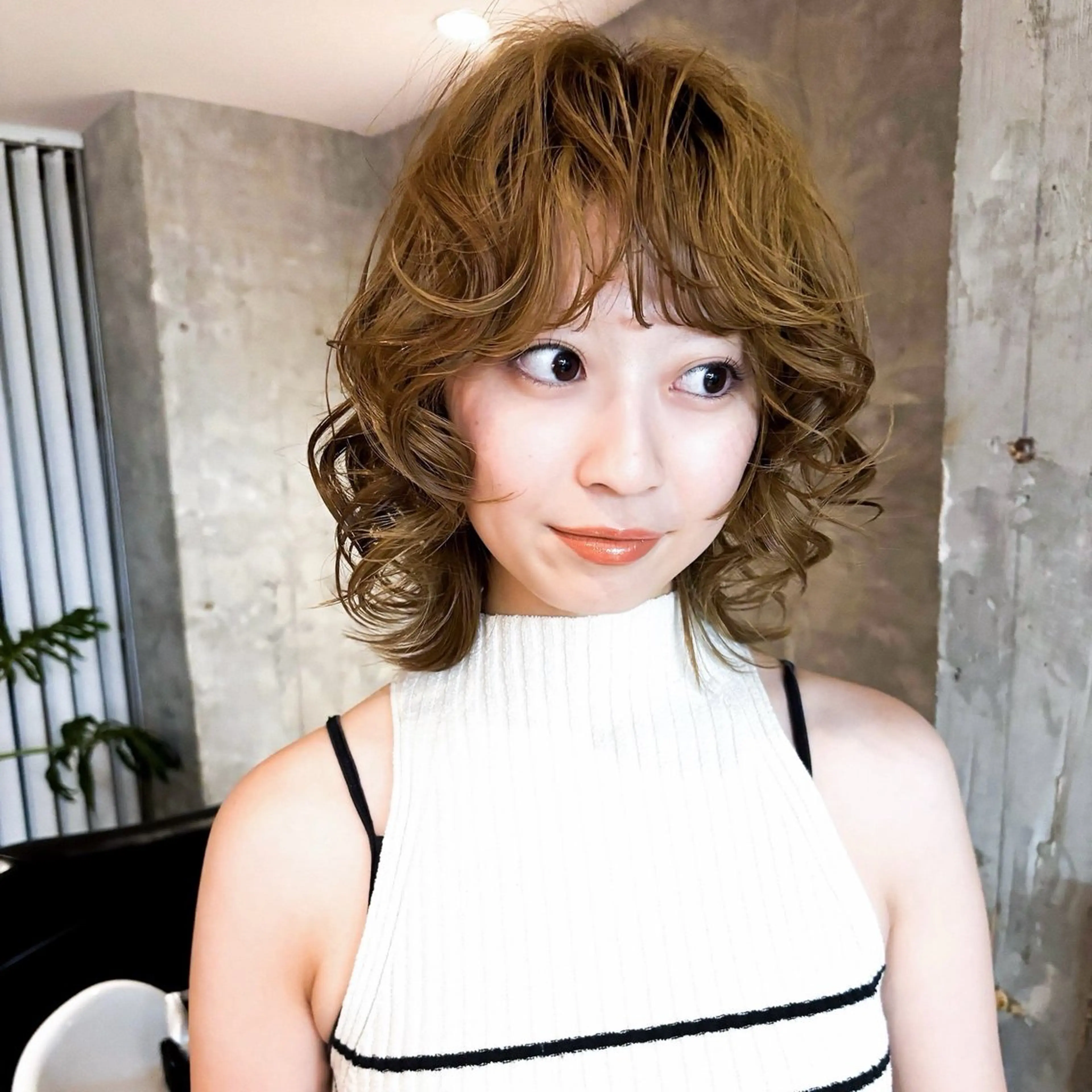ミディアム カラー パーマ myu 🐈‍⬛のヘアスタイル