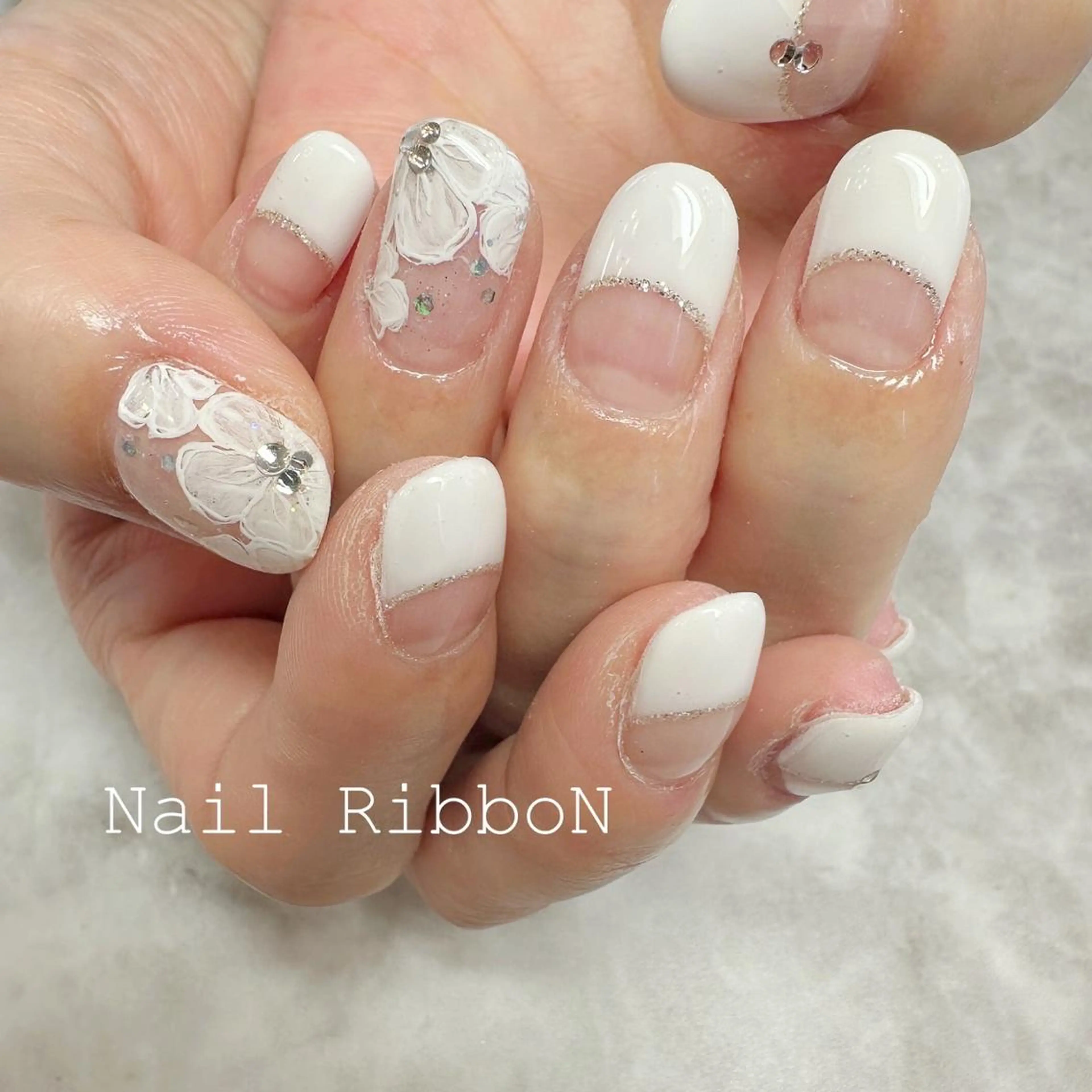 ネイル ネイルリボン 伊藤のネイルデザイン