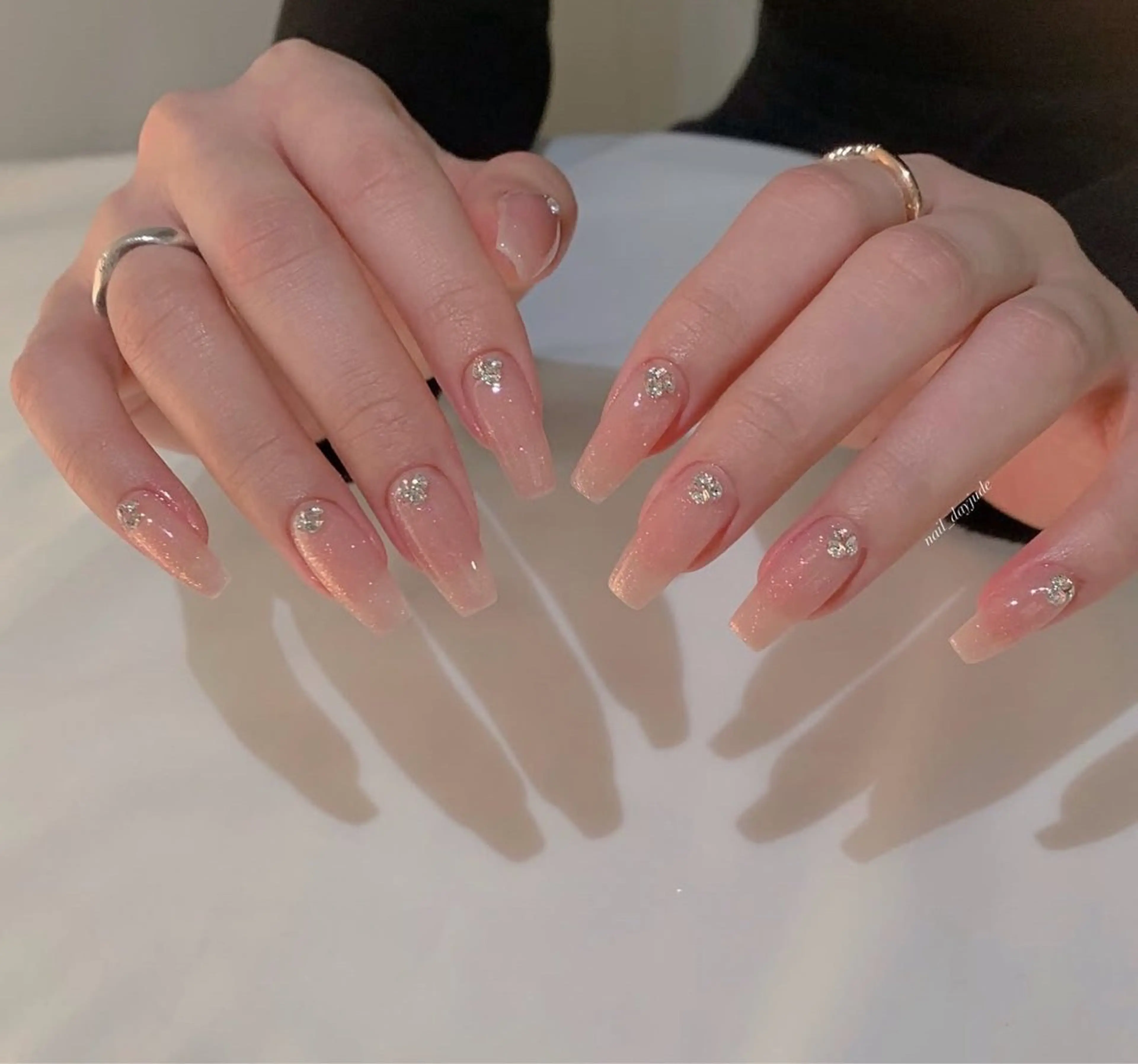 ネイル 長さ出し グラデーション キラキラネイル 韓国ネイル ラメ(グリッター) ハンドネイル ハンドケア Chisa Nail Studio所属・チ サのネイルデザイン