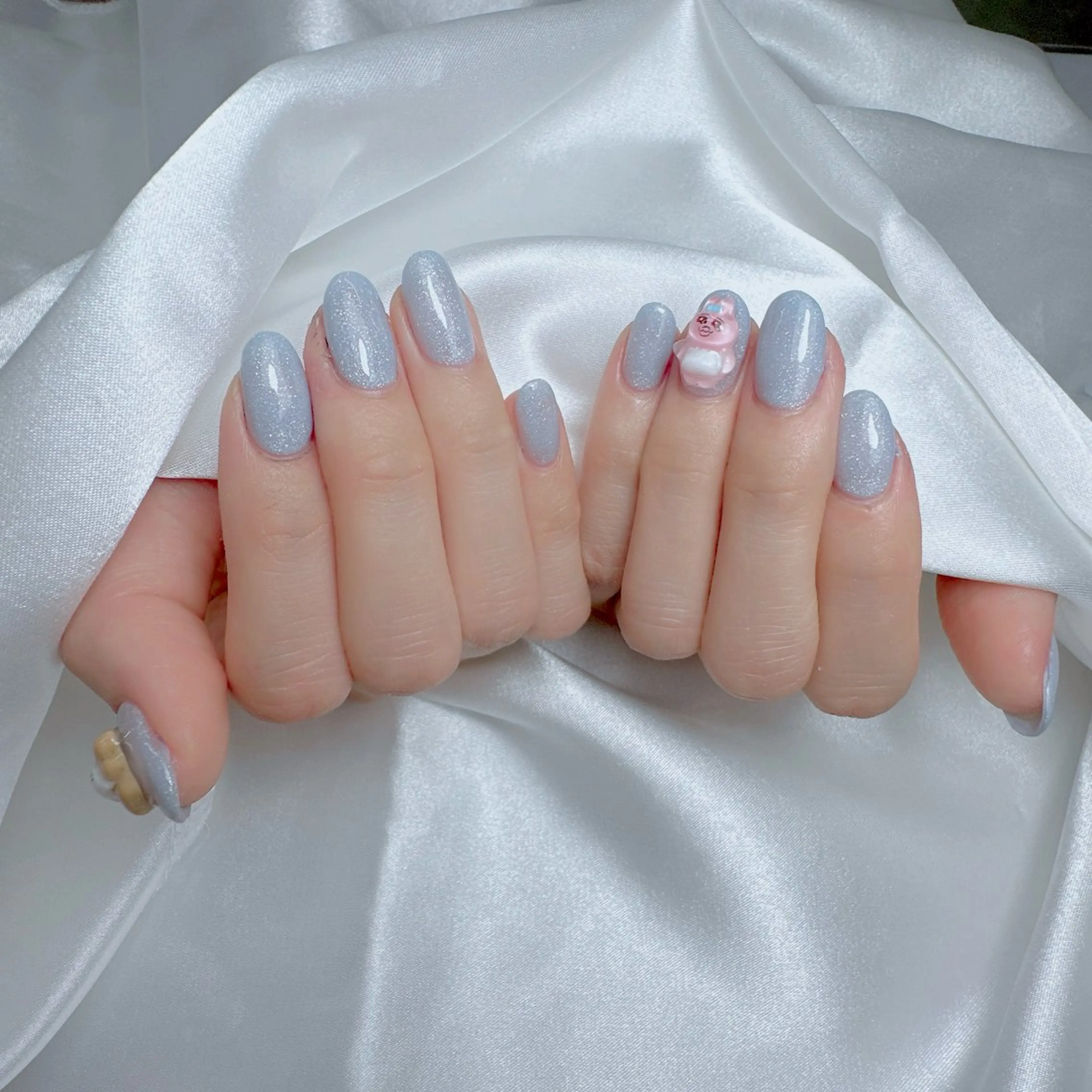 ネイル アートネイル ジェルネイル グラデーション キラキラネイル ラメ(グリッター) ハンドネイル Viola. 優花のネイルデザイン