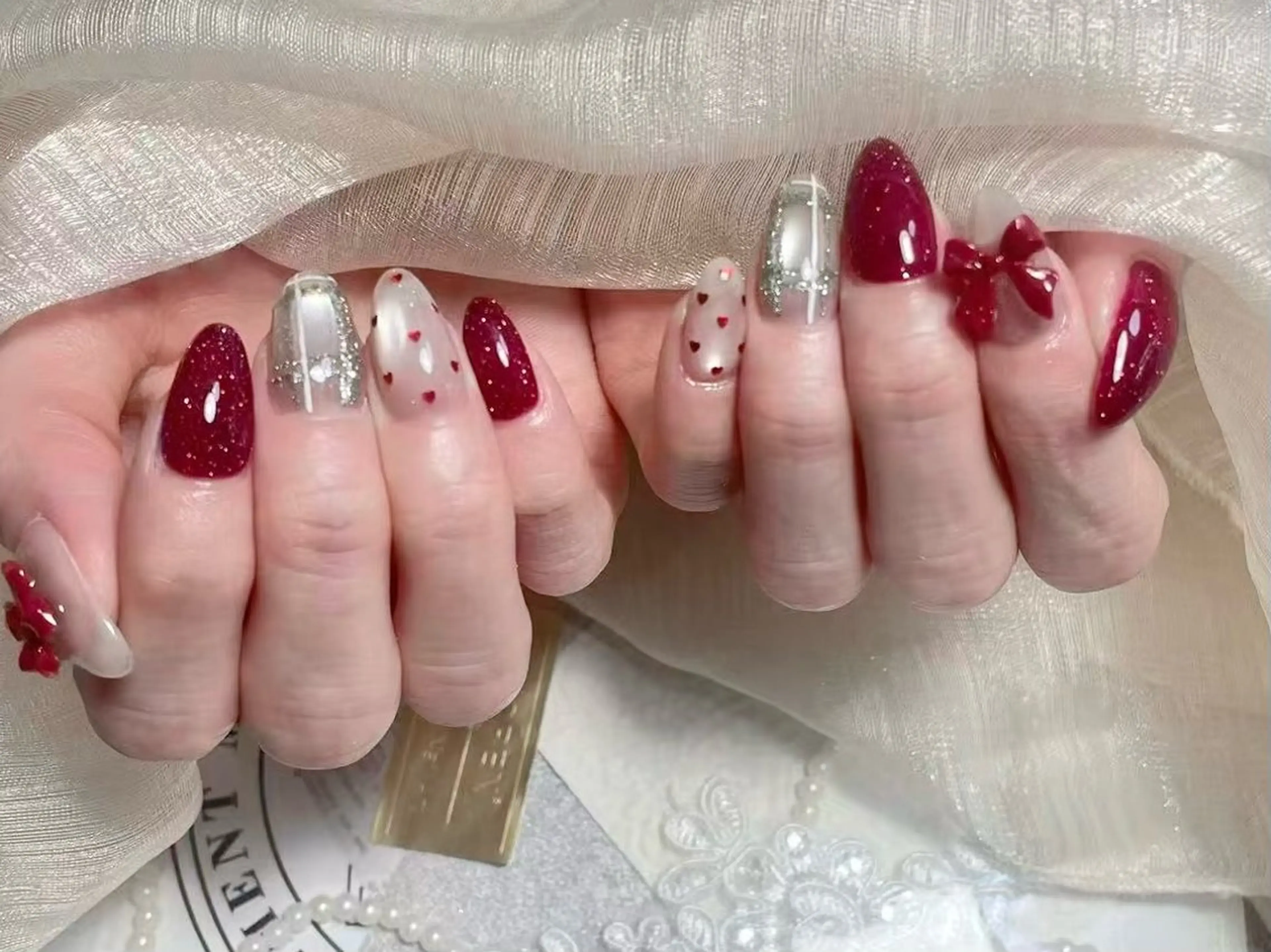 ネイル オーロラネイル チークネイル フレンチネイル ジェルネイル ガラスフレンチ ハンドネイル ハンドケア Nail Jolie所属・Nail Jolieのネイルデザイン