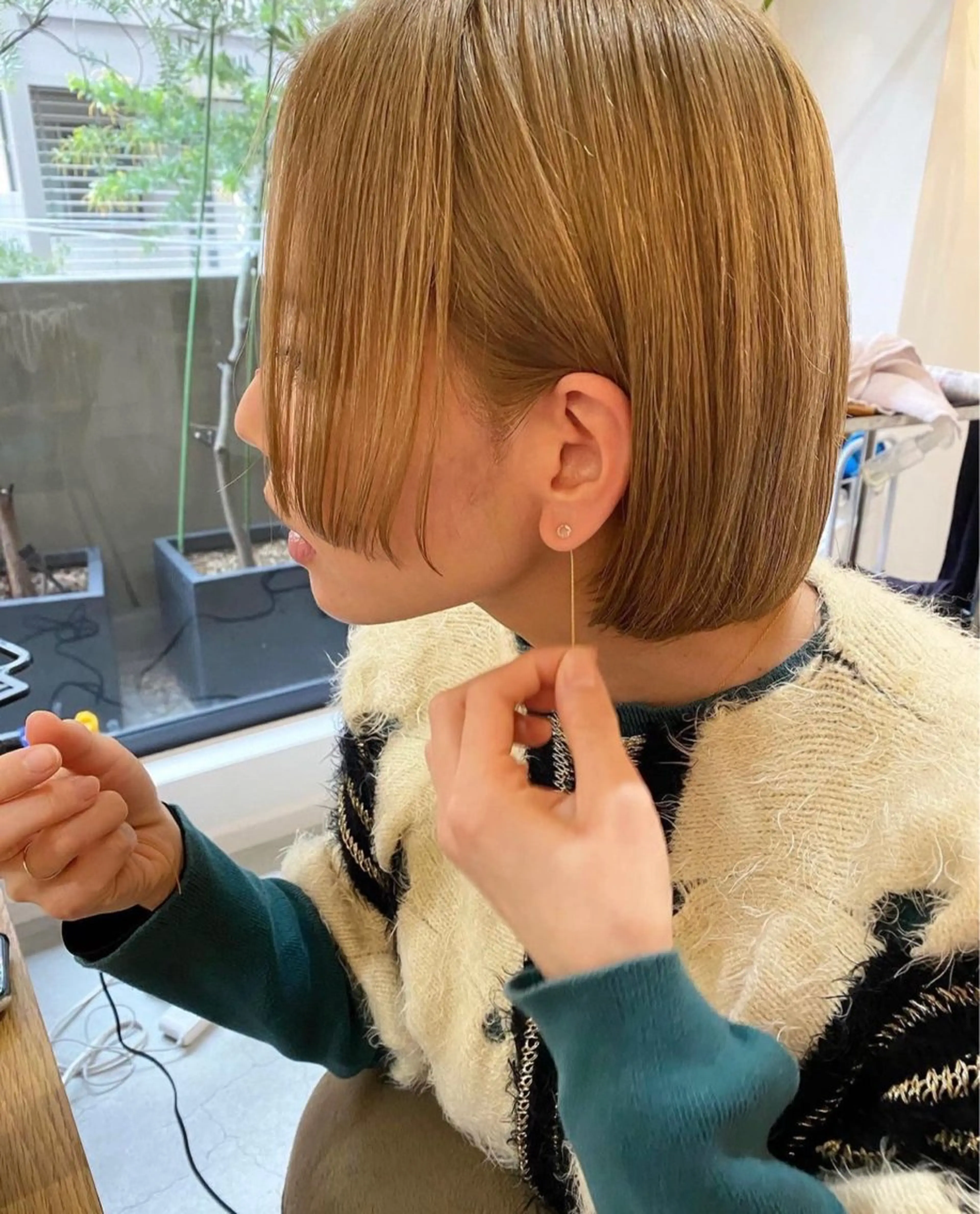 ミディアム 藤井 美歩/赤髪のヘアスタイル